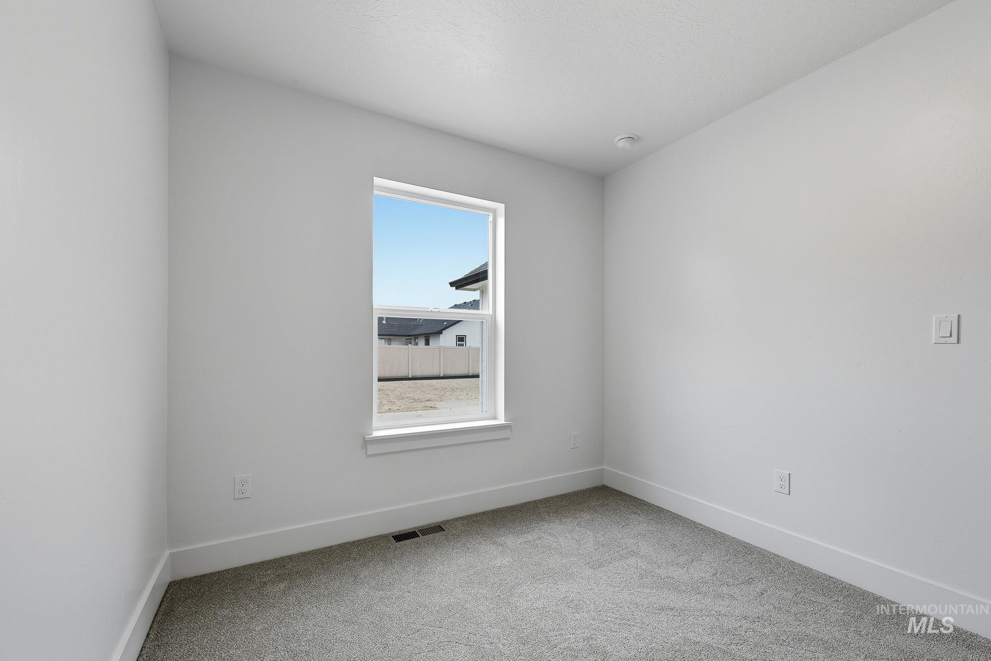 1162 Velvet Loop, Wilder, Idaho 83676, 3 Bedrooms, 2 Bathrooms, Residential For Sale, Price $328,000,MLS 98972540