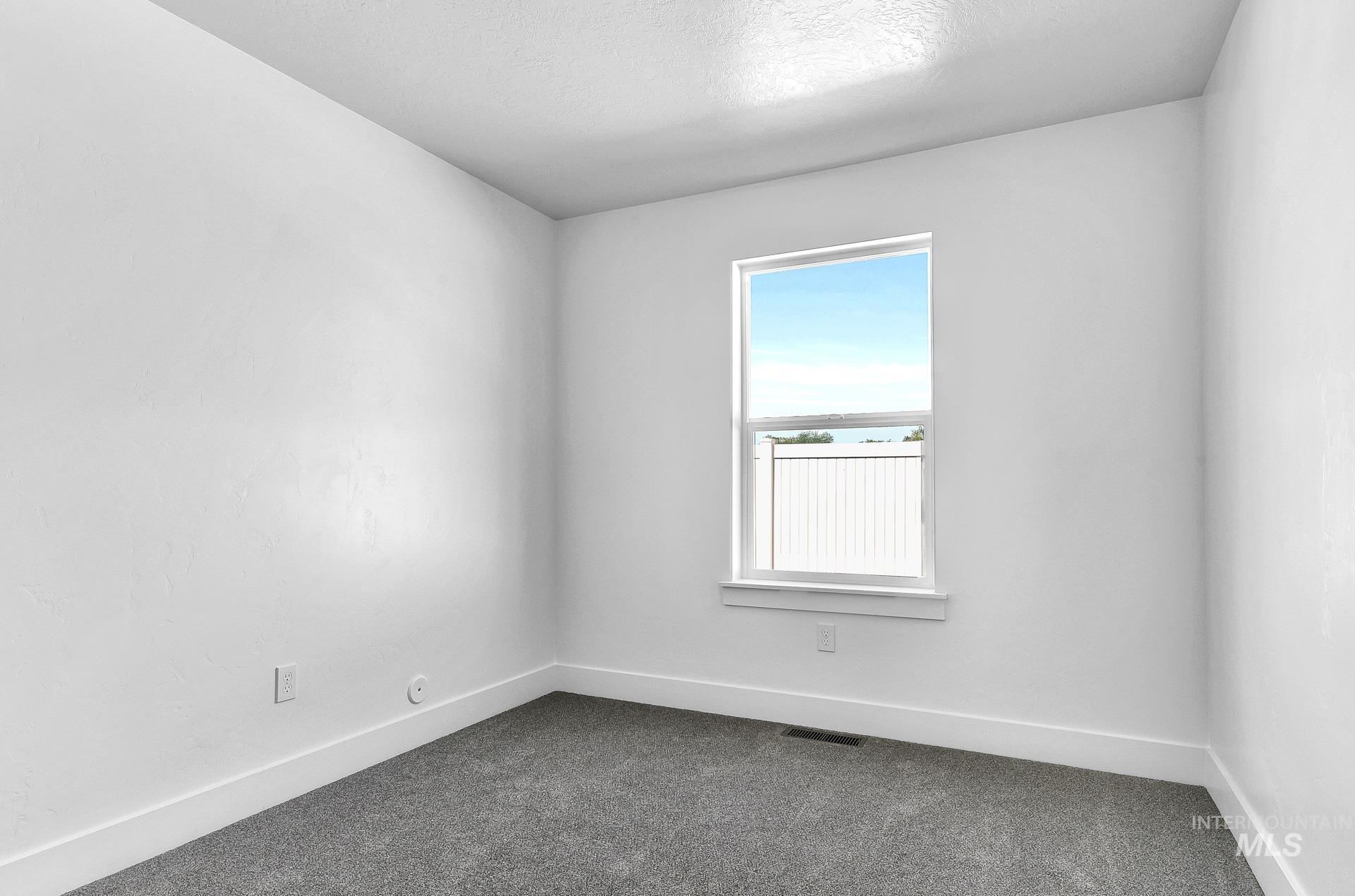 1162 Velvet Loop, Wilder, Idaho 83676, 3 Bedrooms, 2 Bathrooms, Residential For Sale, Price $328,000,MLS 98972540