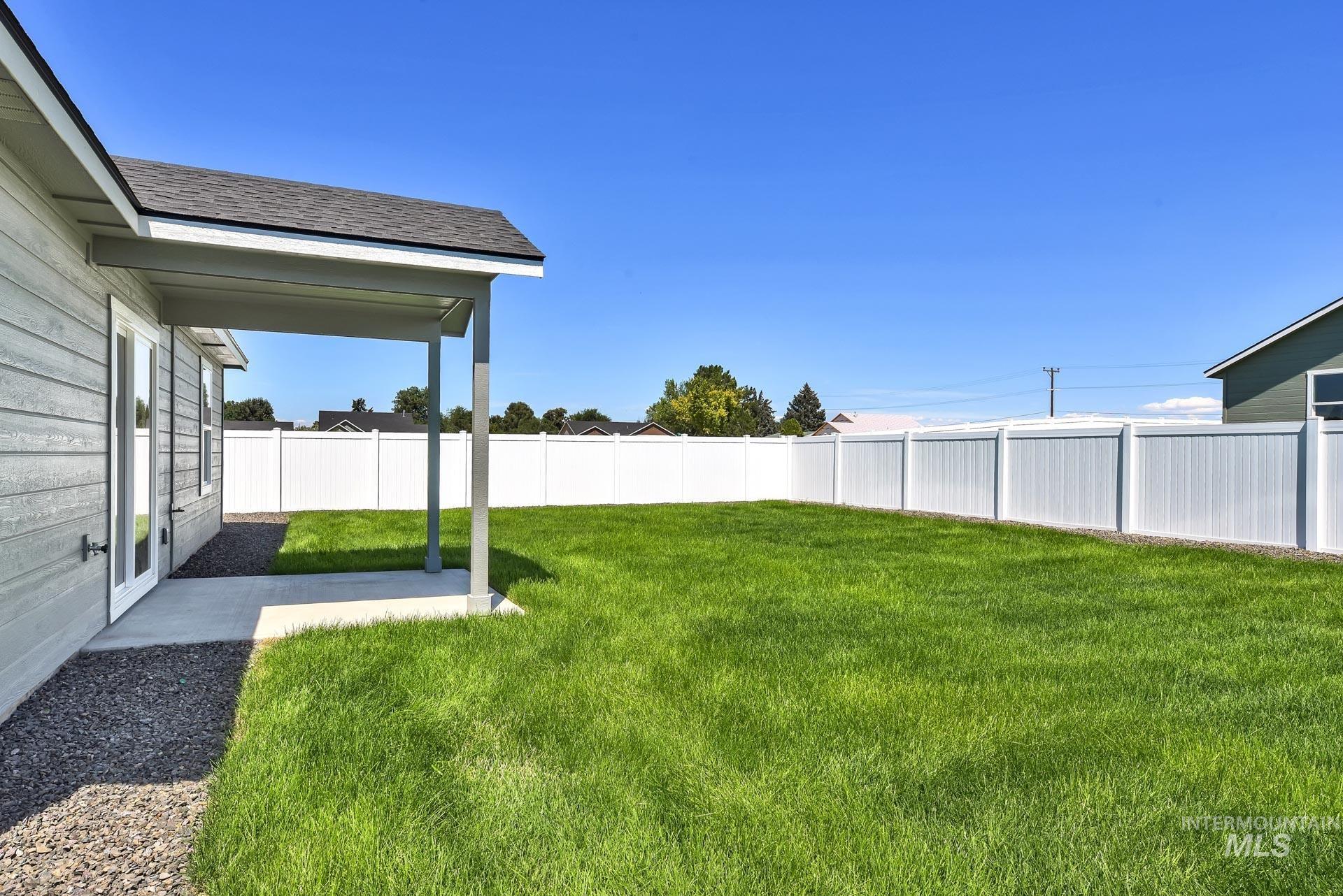 1162 Velvet Loop, Wilder, Idaho 83676, 3 Bedrooms, 2 Bathrooms, Residential For Sale, Price $328,000,MLS 98972540