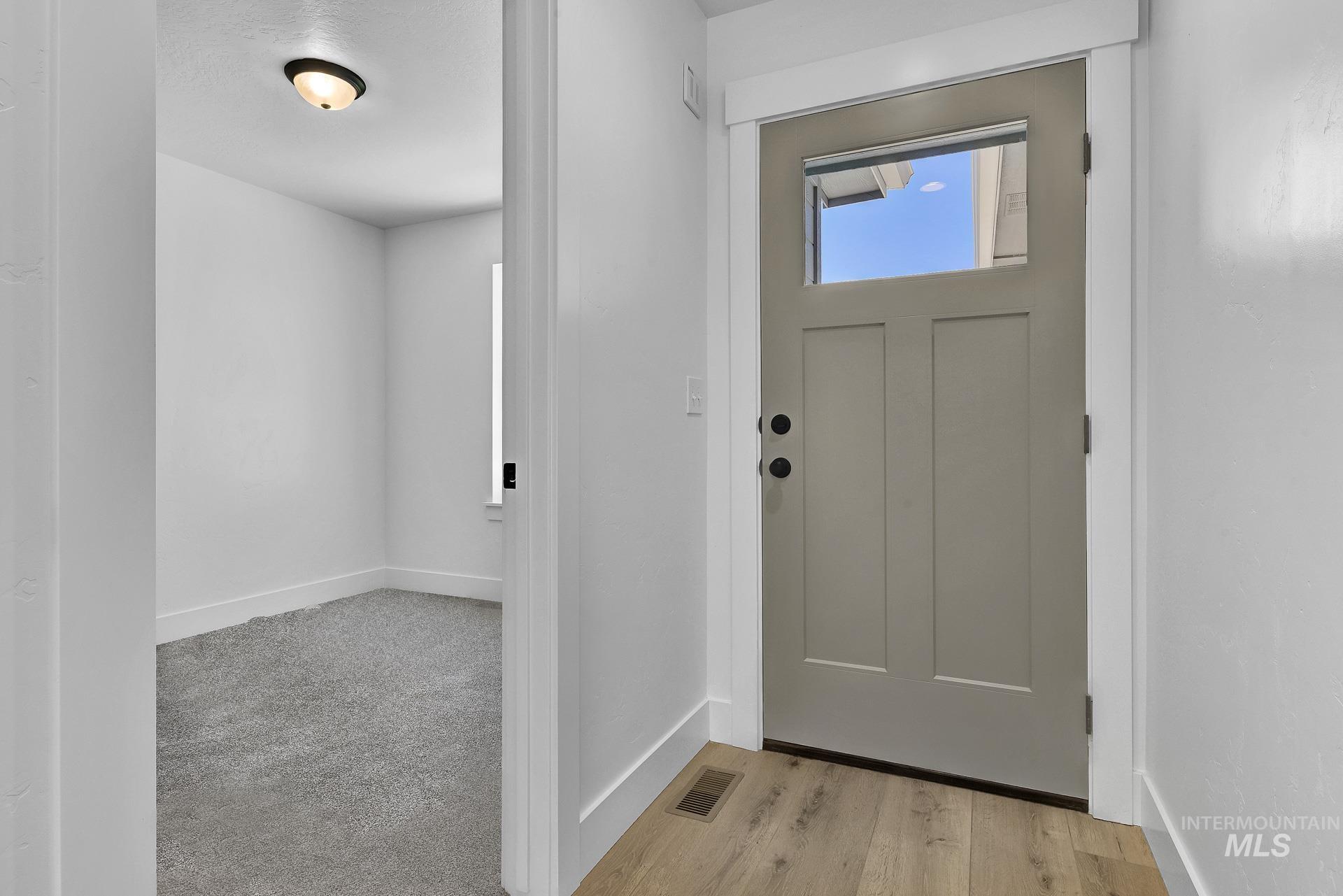 1162 Velvet Loop, Wilder, Idaho 83676, 3 Bedrooms, 2 Bathrooms, Residential For Sale, Price $328,000,MLS 98972540