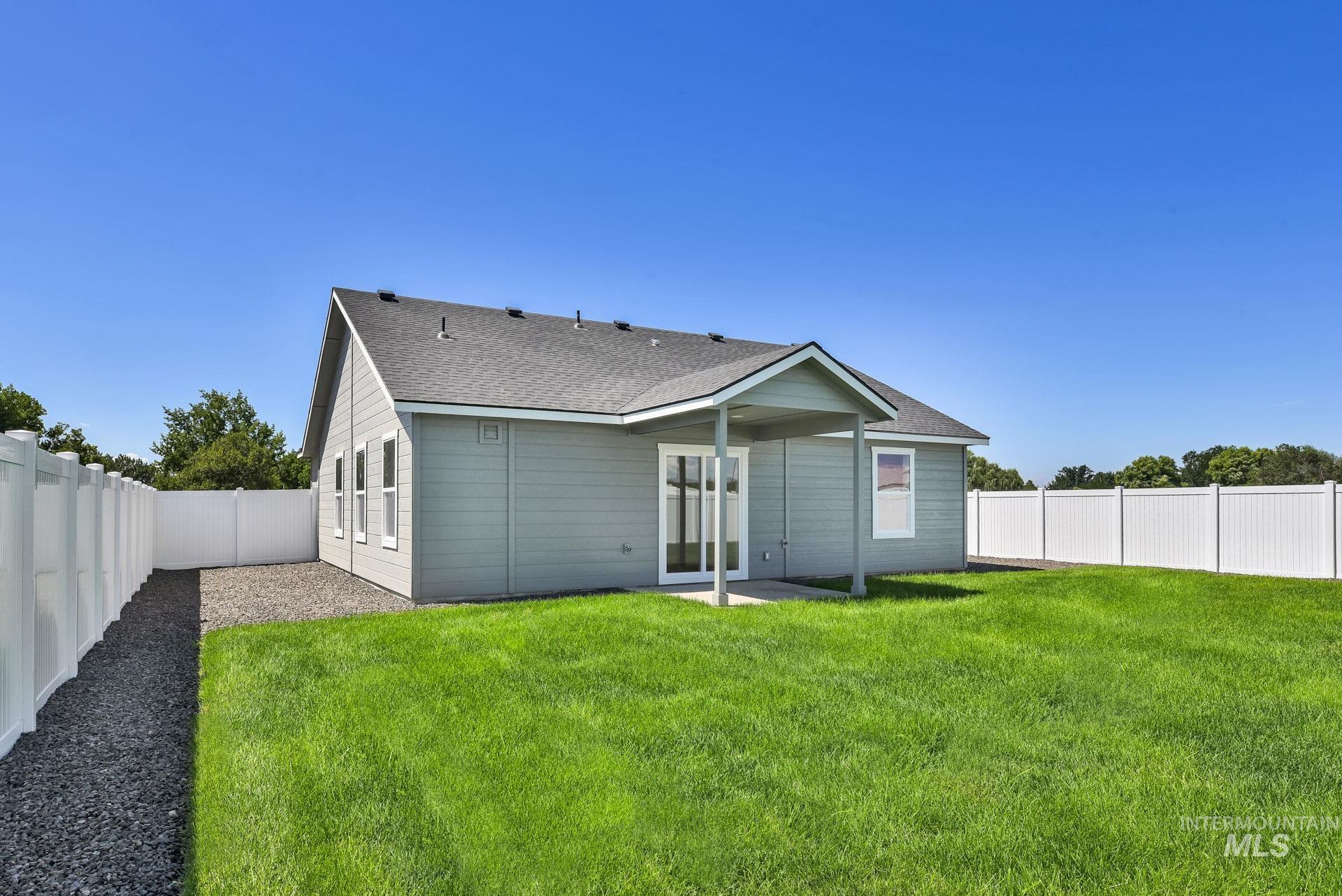 1162 Velvet Loop, Wilder, Idaho 83676, 3 Bedrooms, 2 Bathrooms, Residential For Sale, Price $328,000,MLS 98972540