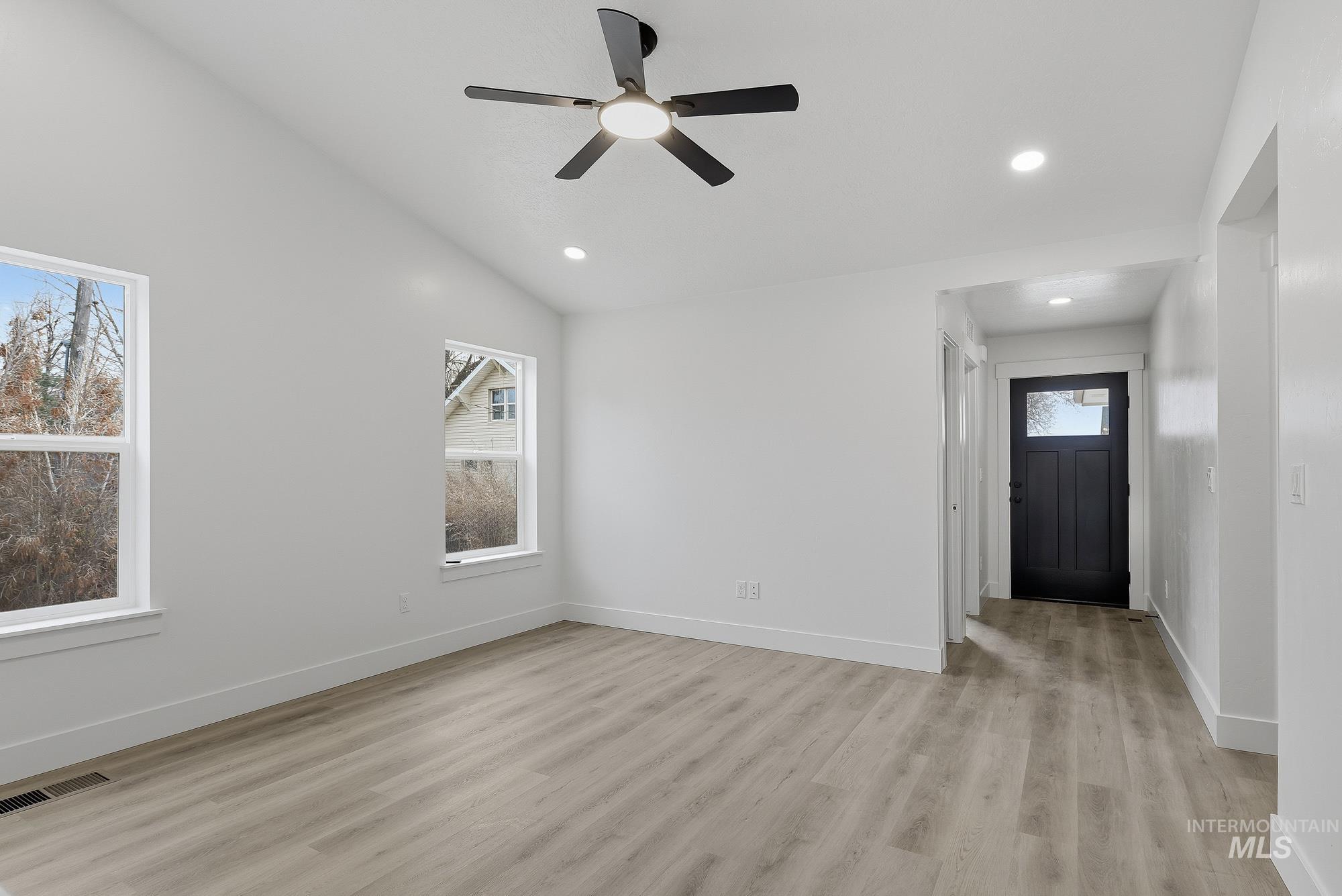 1162 Velvet Loop, Wilder, Idaho 83676, 3 Bedrooms, 2 Bathrooms, Residential For Sale, Price $328,000,MLS 98972540