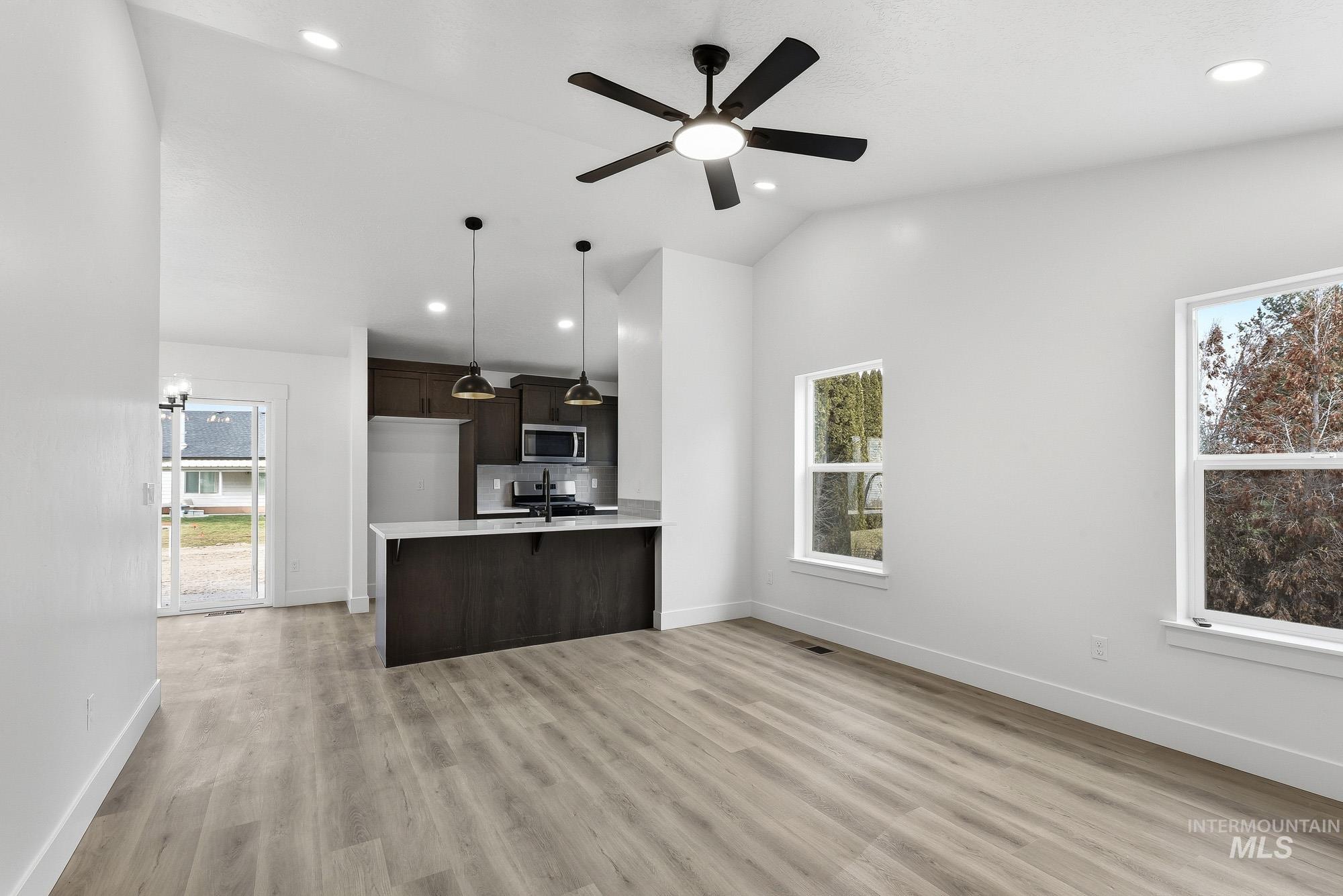 1162 Velvet Loop, Wilder, Idaho 83676, 3 Bedrooms, 2 Bathrooms, Residential For Sale, Price $328,000,MLS 98972540