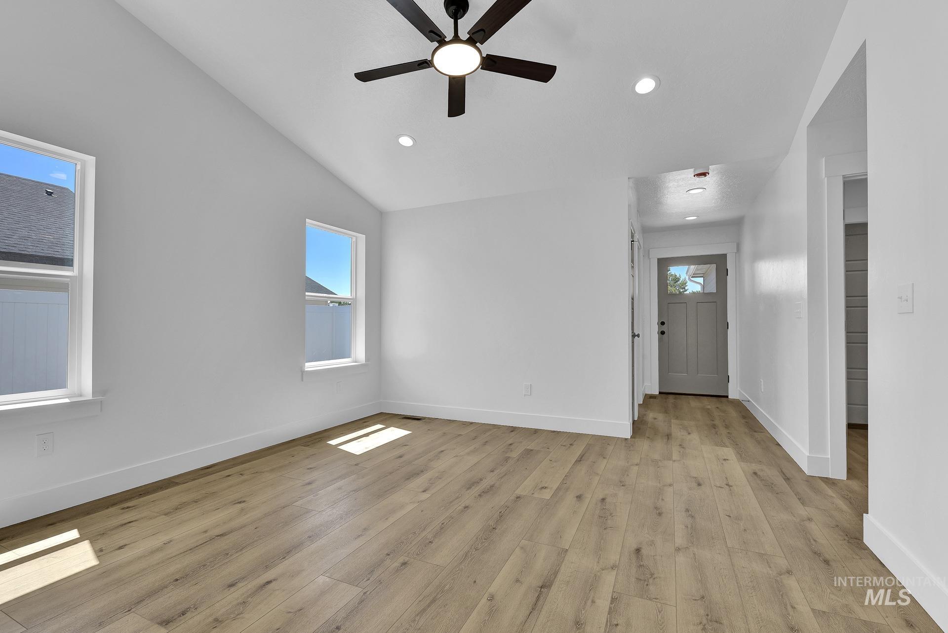 1162 Velvet Loop, Wilder, Idaho 83676, 3 Bedrooms, 2 Bathrooms, Residential For Sale, Price $328,000,MLS 98972540