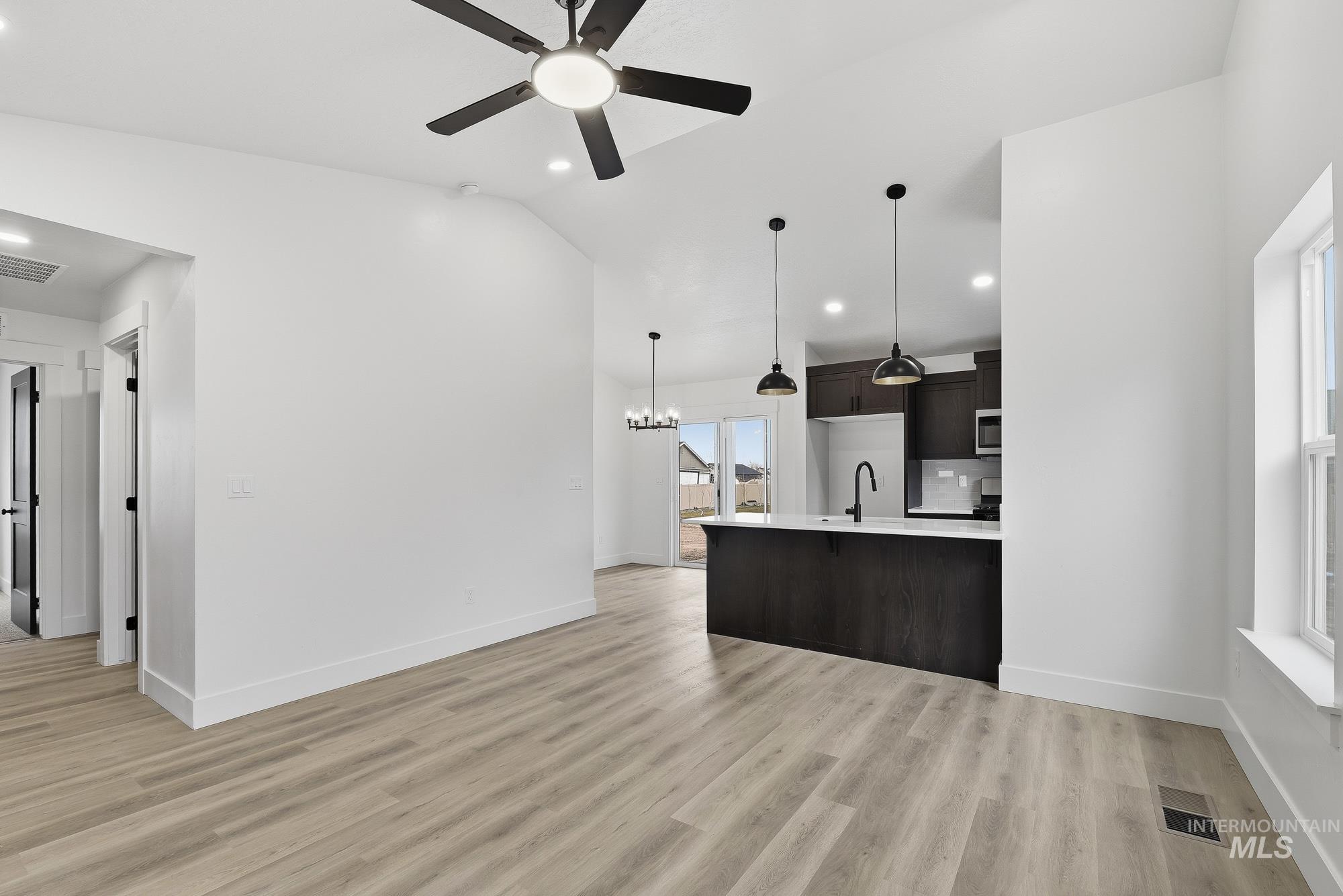 1162 Velvet Loop, Wilder, Idaho 83676, 3 Bedrooms, 2 Bathrooms, Residential For Sale, Price $328,000,MLS 98972540