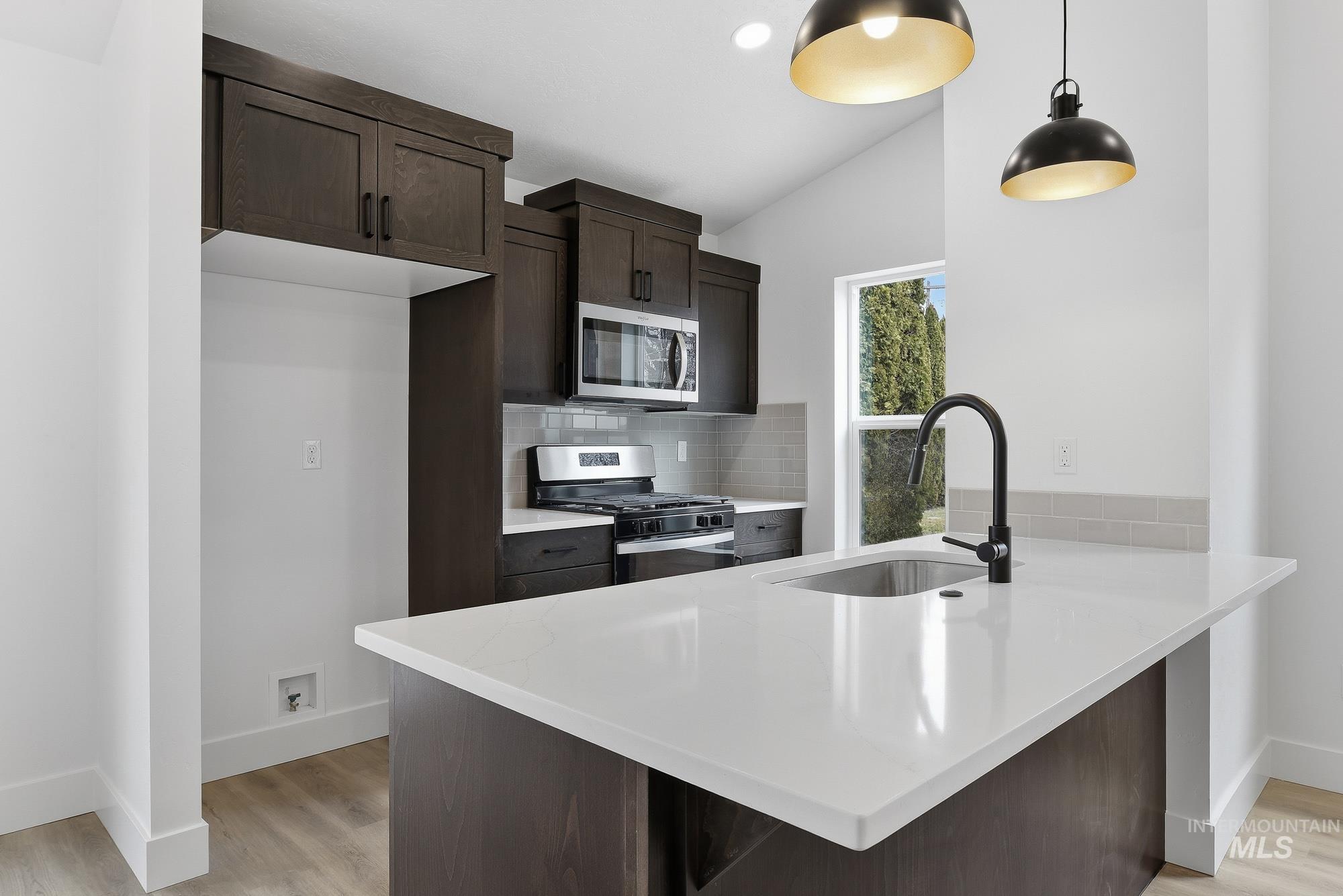 1162 Velvet Loop, Wilder, Idaho 83676, 3 Bedrooms, 2 Bathrooms, Residential For Sale, Price $328,000,MLS 98972540