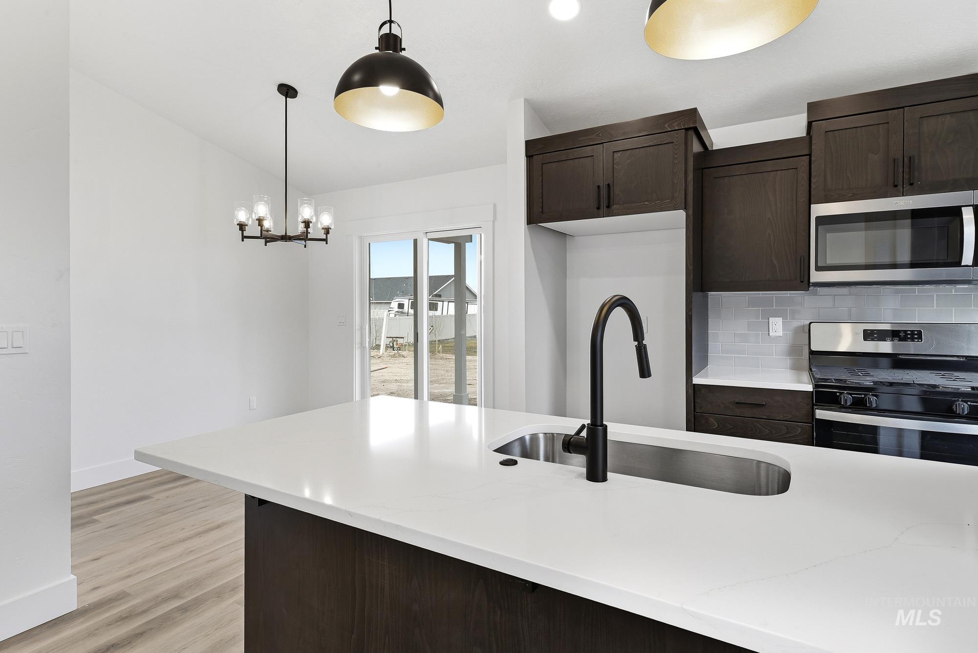 1162 Velvet Loop, Wilder, Idaho 83676, 3 Bedrooms, 2 Bathrooms, Residential For Sale, Price $328,000,MLS 98972540