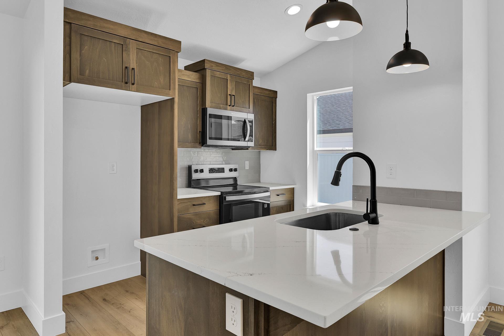 1162 Velvet Loop, Wilder, Idaho 83676, 3 Bedrooms, 2 Bathrooms, Residential For Sale, Price $328,000,MLS 98972540