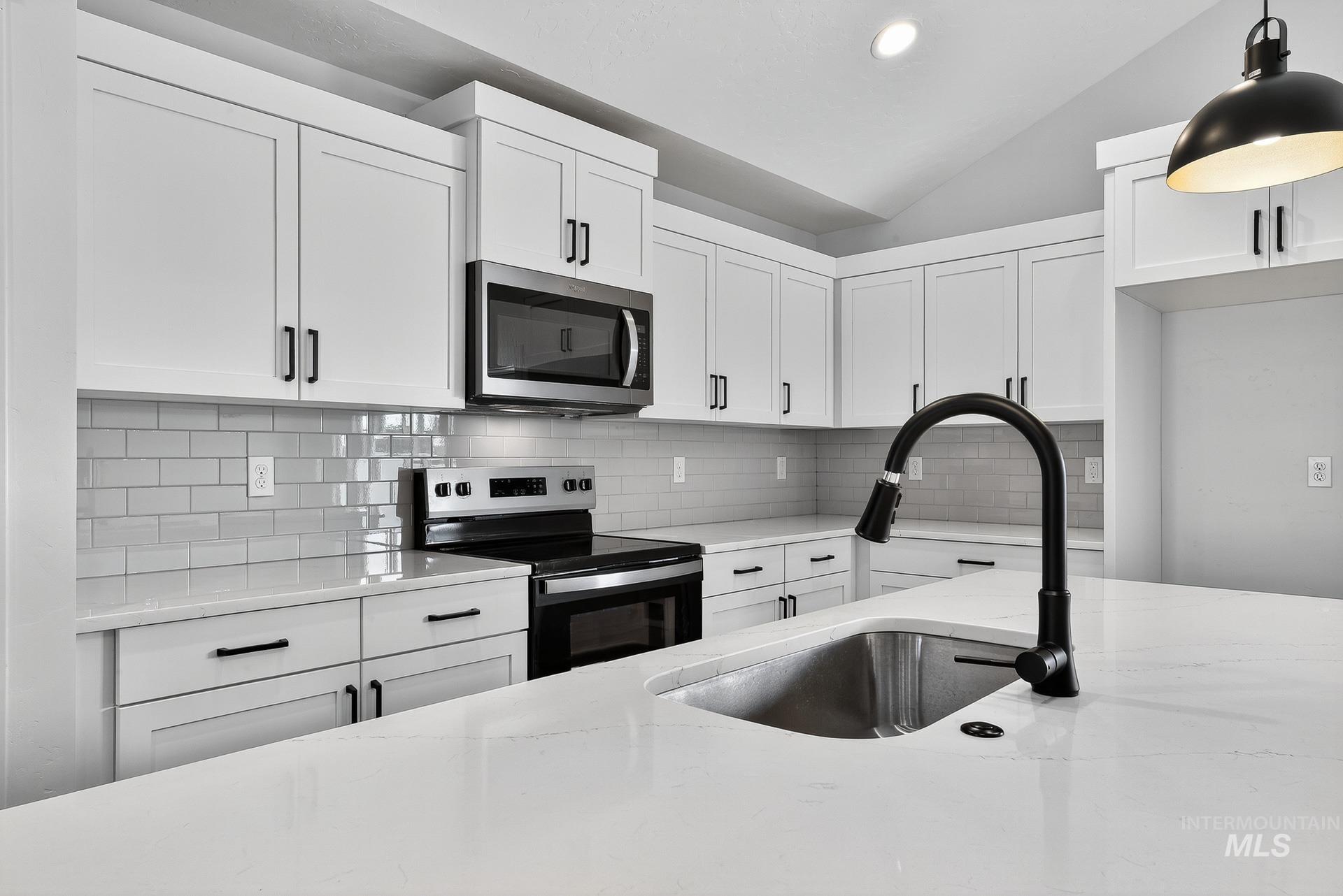 1164 Velvet Loop, Wilder, Idaho 83676, 3 Bedrooms, 2 Bathrooms, Residential For Sale, Price $372,999,MLS 98972542