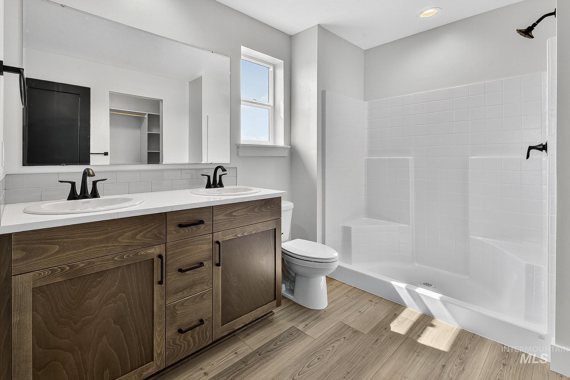 1164 Velvet Loop, Wilder, Idaho 83676, 3 Bedrooms, 2 Bathrooms, Residential For Sale, Price $372,999,MLS 98972542