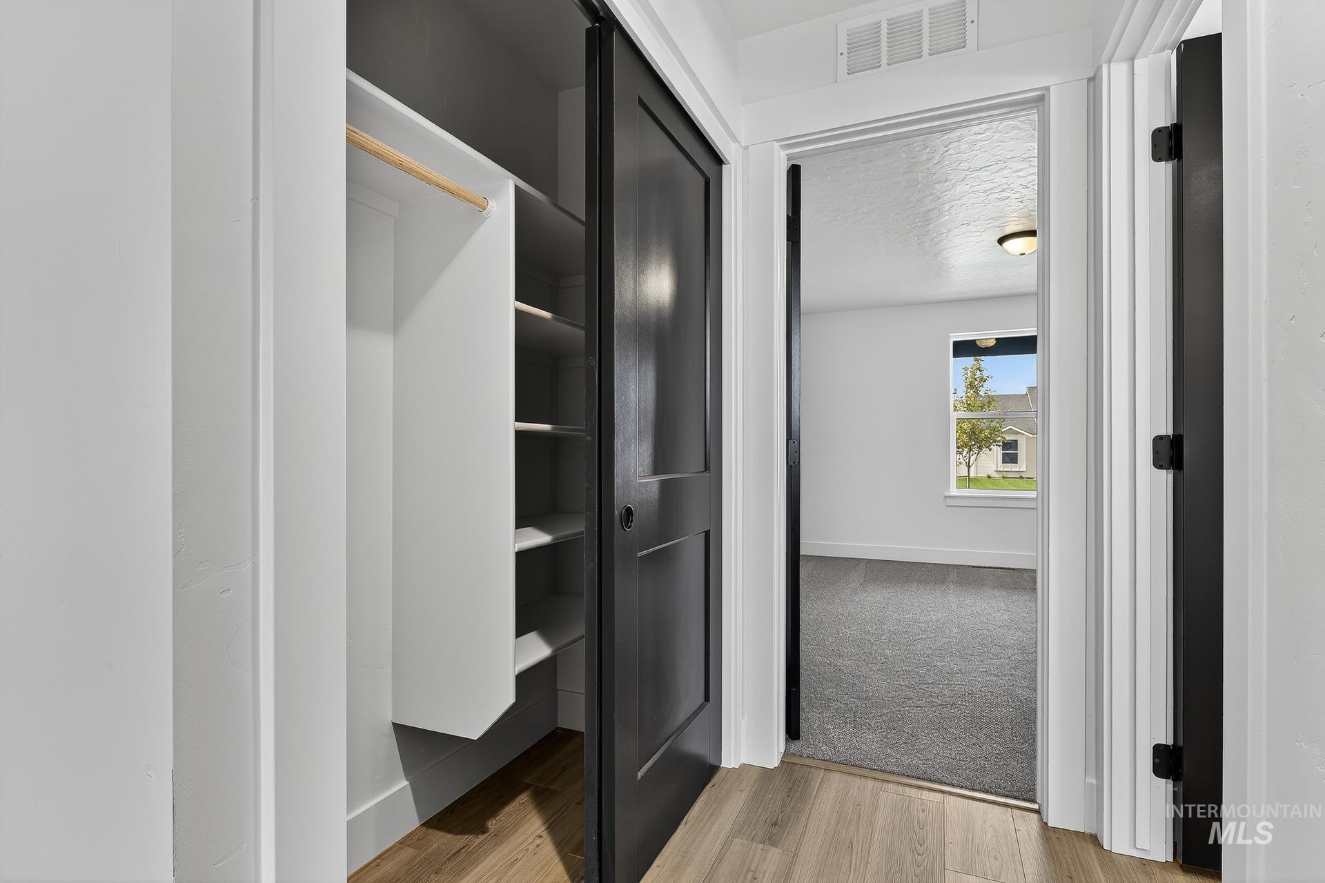 1164 Velvet Loop, Wilder, Idaho 83676, 3 Bedrooms, 2 Bathrooms, Residential For Sale, Price $372,999,MLS 98972542