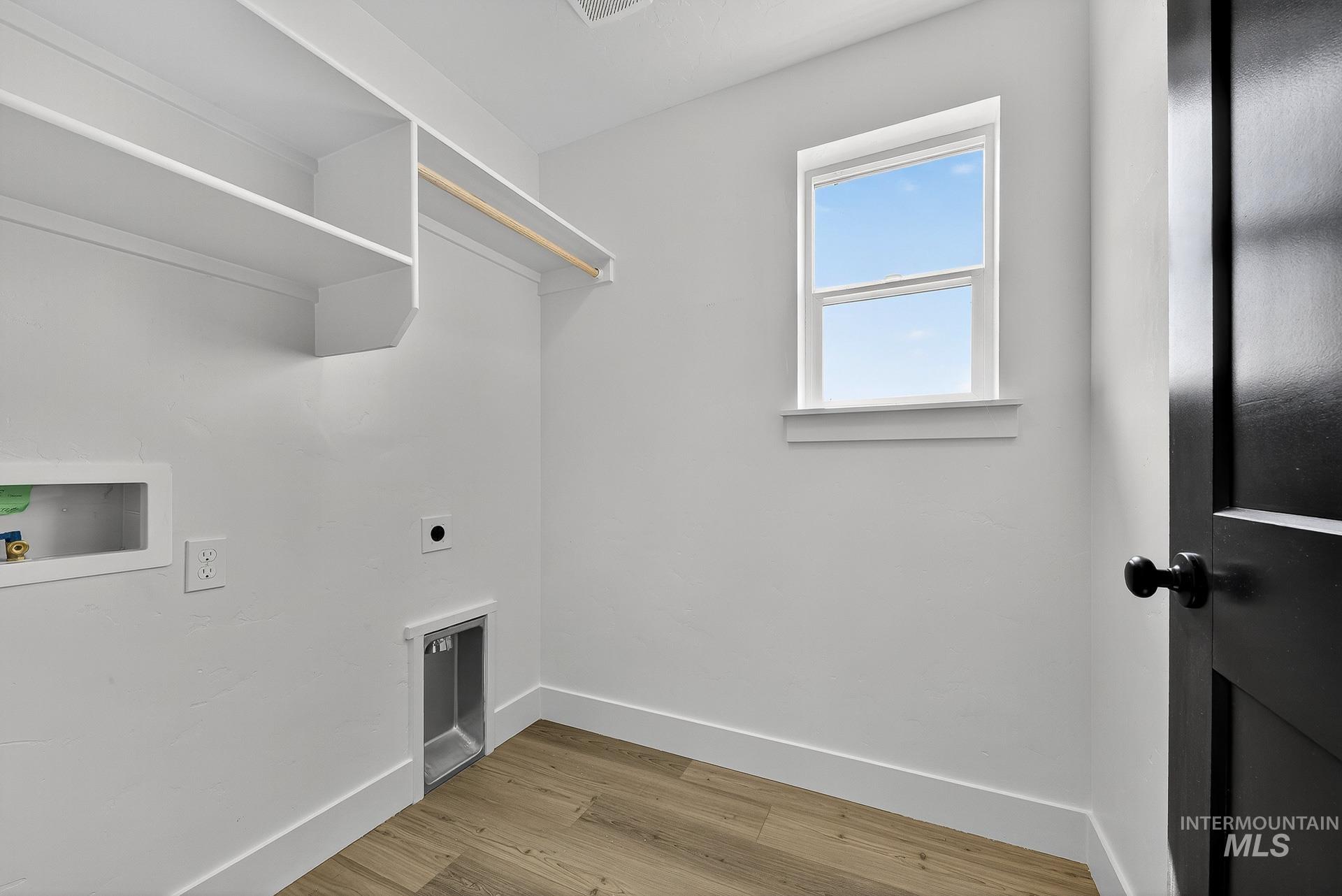 1164 Velvet Loop, Wilder, Idaho 83676, 3 Bedrooms, 2 Bathrooms, Residential For Sale, Price $372,999,MLS 98972542