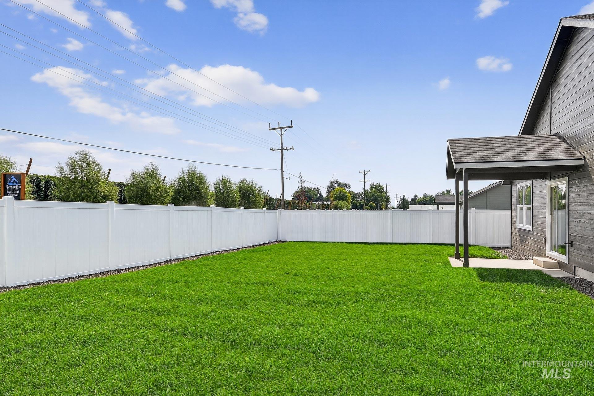 1164 Velvet Loop, Wilder, Idaho 83676, 3 Bedrooms, 2 Bathrooms, Residential For Sale, Price $372,999,MLS 98972542