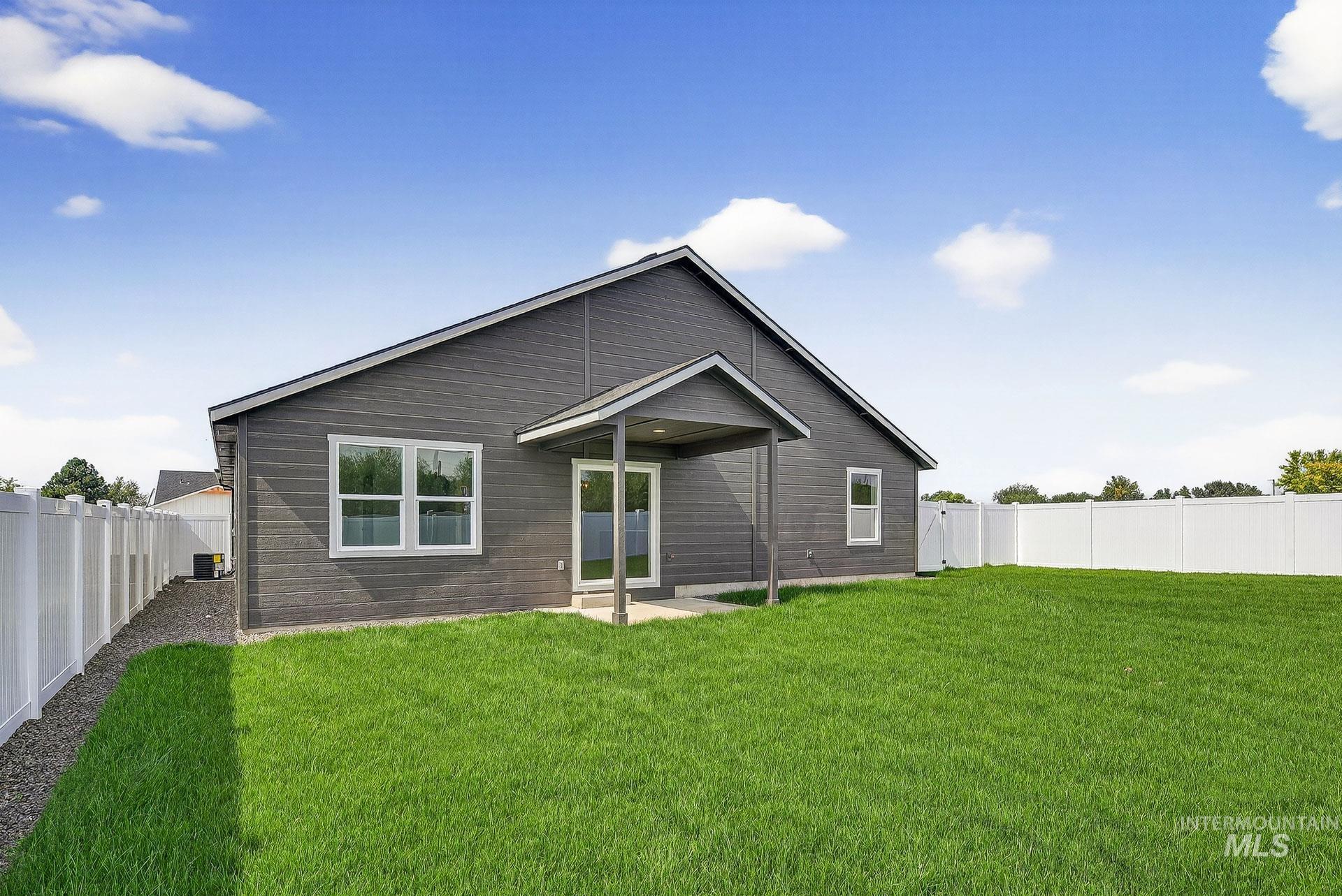 1164 Velvet Loop, Wilder, Idaho 83676, 3 Bedrooms, 2 Bathrooms, Residential For Sale, Price $372,999,MLS 98972542