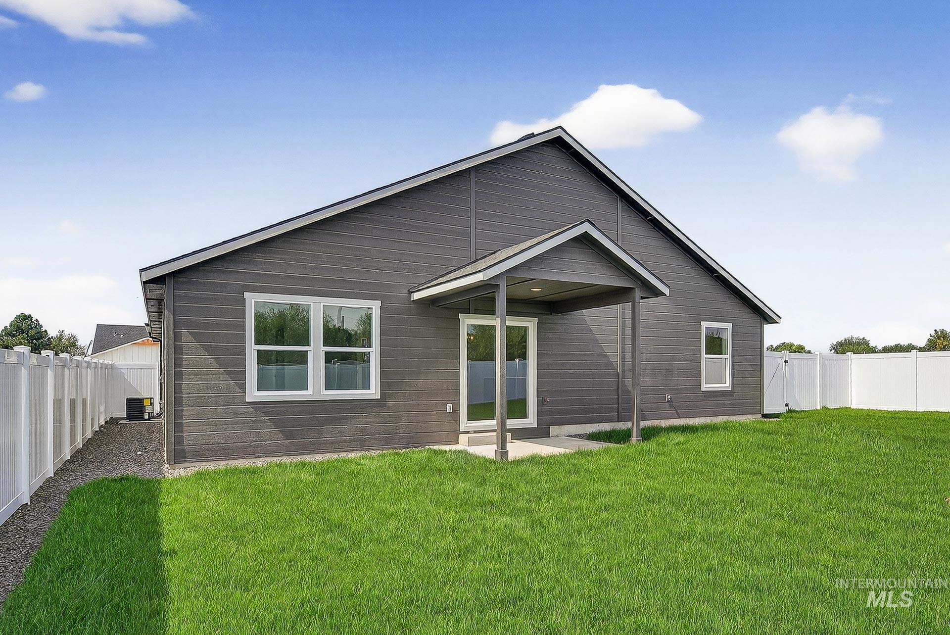 1164 Velvet Loop, Wilder, Idaho 83676, 3 Bedrooms, 2 Bathrooms, Residential For Sale, Price $372,999,MLS 98972542