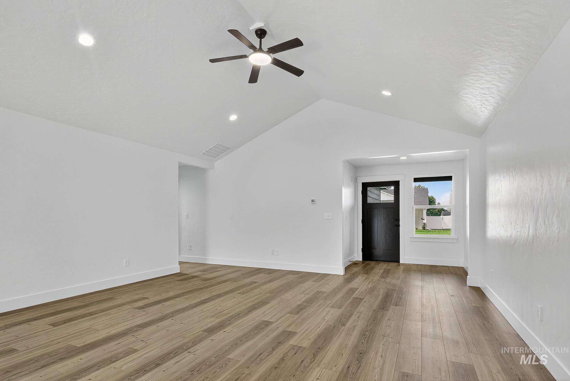 1164 Velvet Loop, Wilder, Idaho 83676, 3 Bedrooms, 2 Bathrooms, Residential For Sale, Price $372,999,MLS 98972542