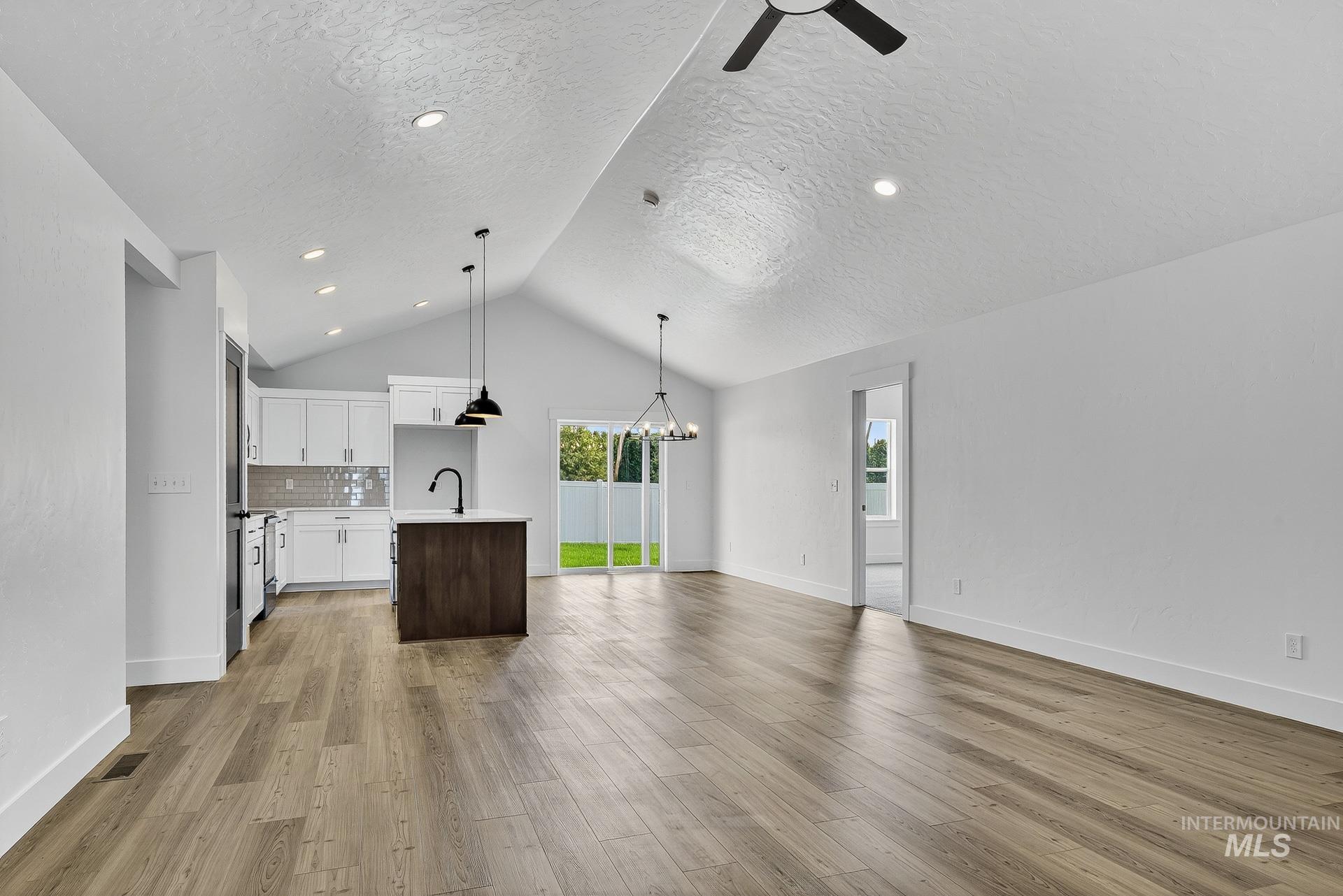 1164 Velvet Loop, Wilder, Idaho 83676, 3 Bedrooms, 2 Bathrooms, Residential For Sale, Price $372,999,MLS 98972542