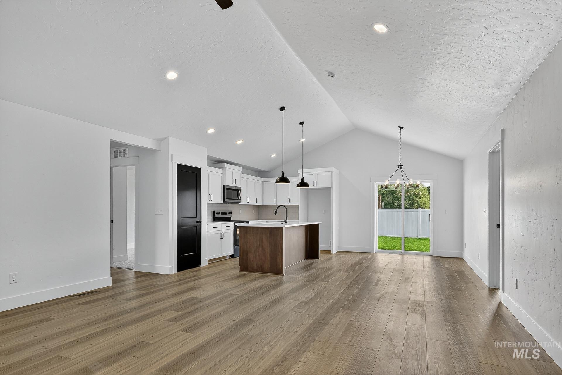 1164 Velvet Loop, Wilder, Idaho 83676, 3 Bedrooms, 2 Bathrooms, Residential For Sale, Price $372,999,MLS 98972542