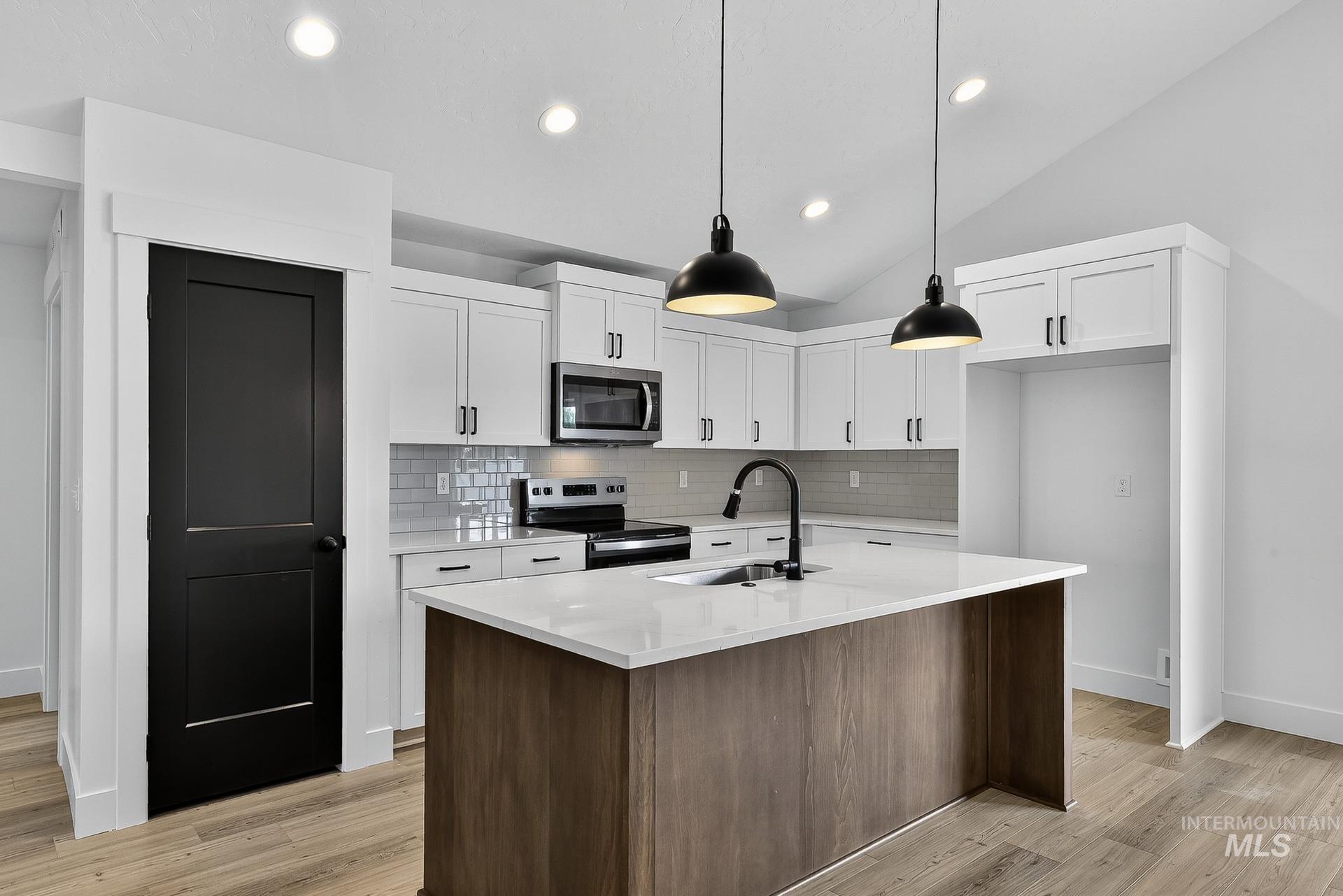 1164 Velvet Loop, Wilder, Idaho 83676, 3 Bedrooms, 2 Bathrooms, Residential For Sale, Price $372,999,MLS 98972542