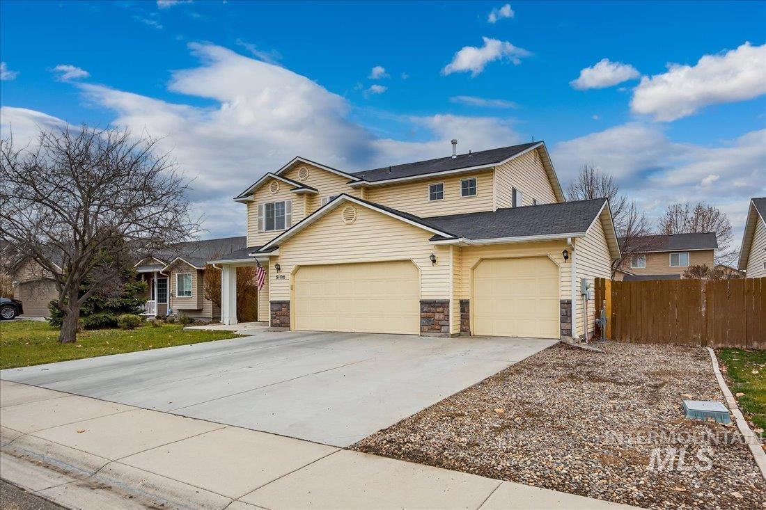 5106 Lathrop Pl, Caldwell, Idaho 83605, 4 Bedrooms, 2.5 Bathrooms, Residential For Sale, Price $390,000,MLS 98972543