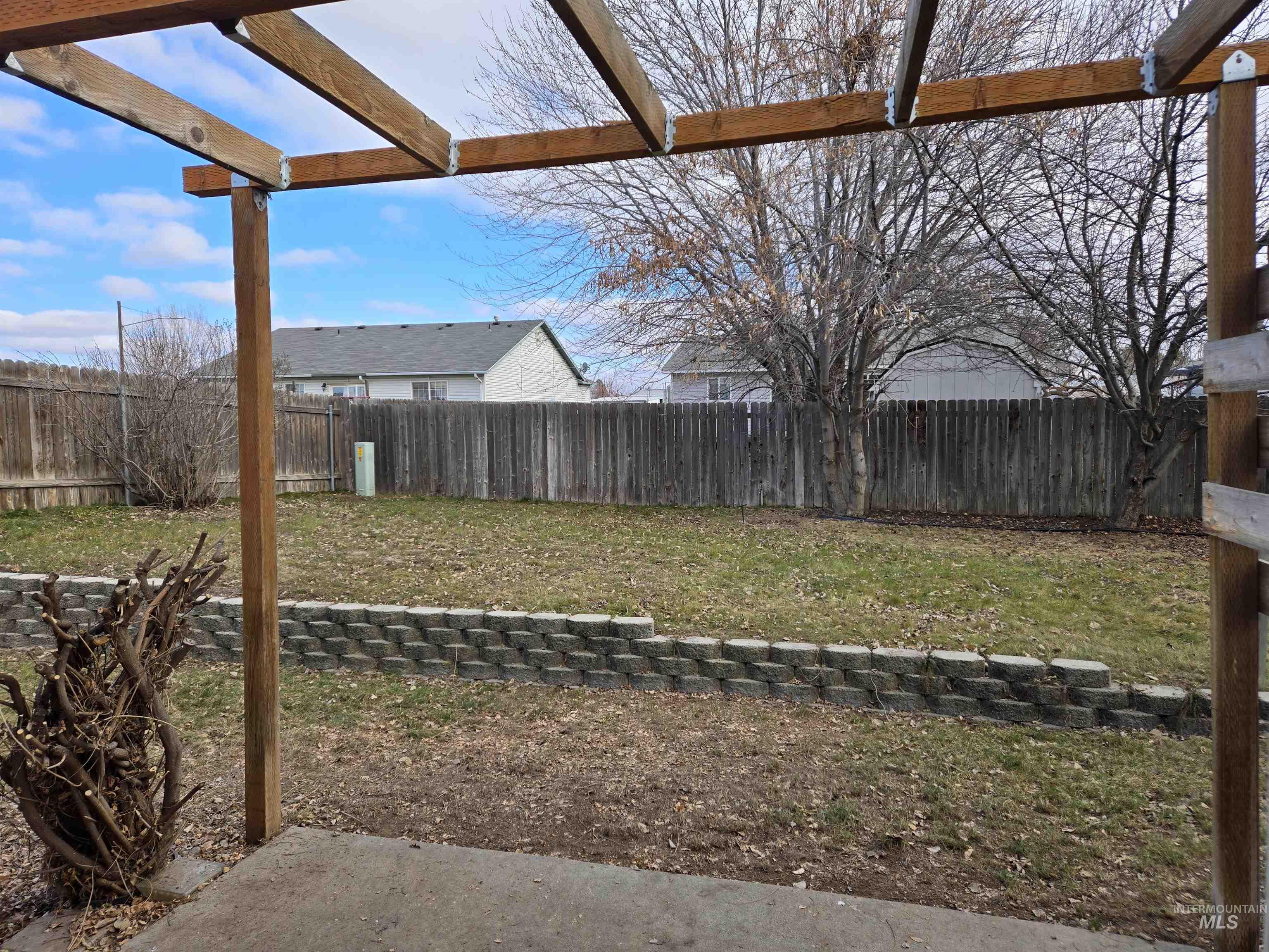 306 Quail Cove. Cr, Fruitland, Idaho 83619, 3 Bedrooms, 2 Bathrooms, Residential For Sale, Price $305,000,MLS 98972544