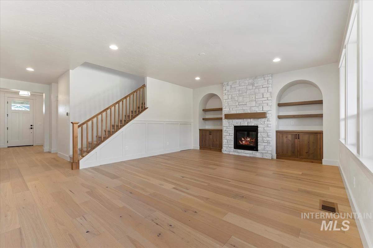 9332 W Gladiola Ln, Star, Idaho 83669, 6 Bedrooms, 4.5 Bathrooms, Residential For Sale, Price $899,900,MLS 98972546