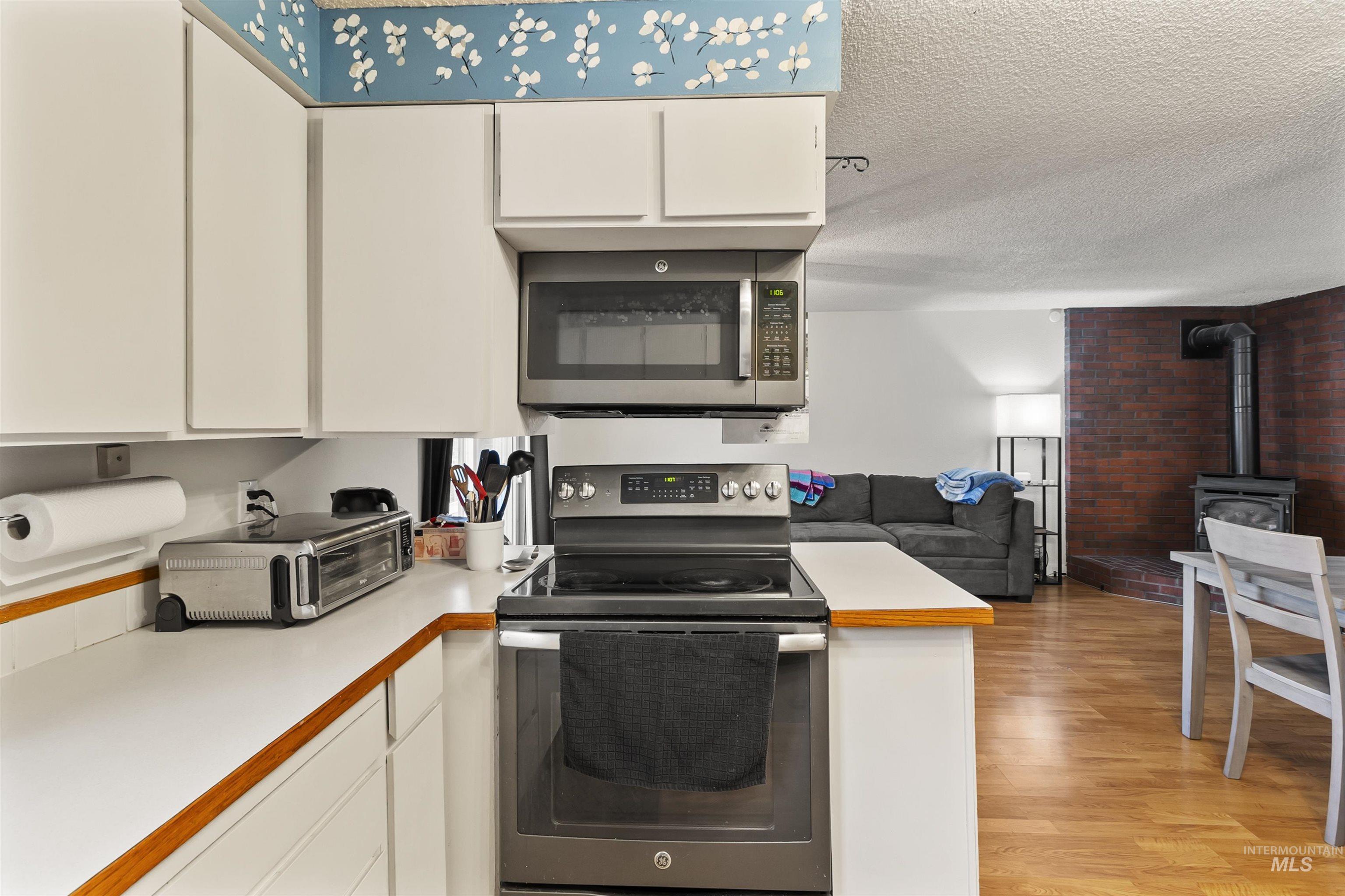 649/651 N Hayes Street, Moscow, Idaho 83843, 3 Bedrooms, 1 Bathroom, Residential Income For Sale, Price $418,900,MLS 98972548