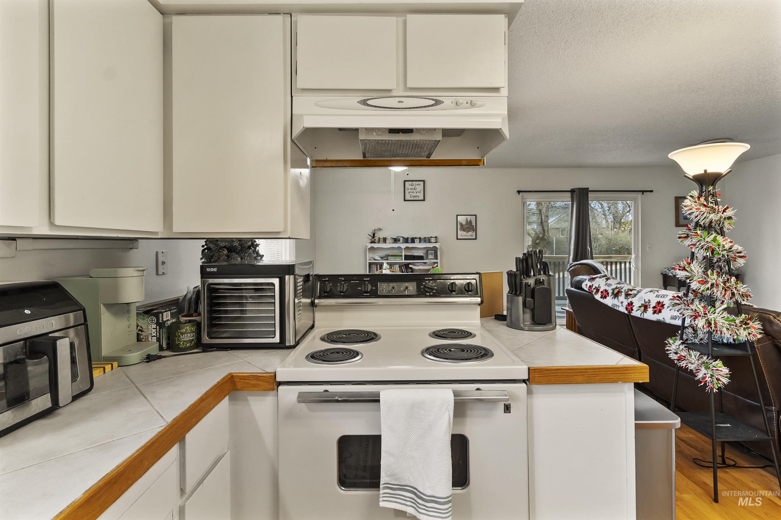 649/651 N Hayes Street, Moscow, Idaho 83843, 3 Bedrooms, 1 Bathroom, Residential Income For Sale, Price $418,900,MLS 98972548