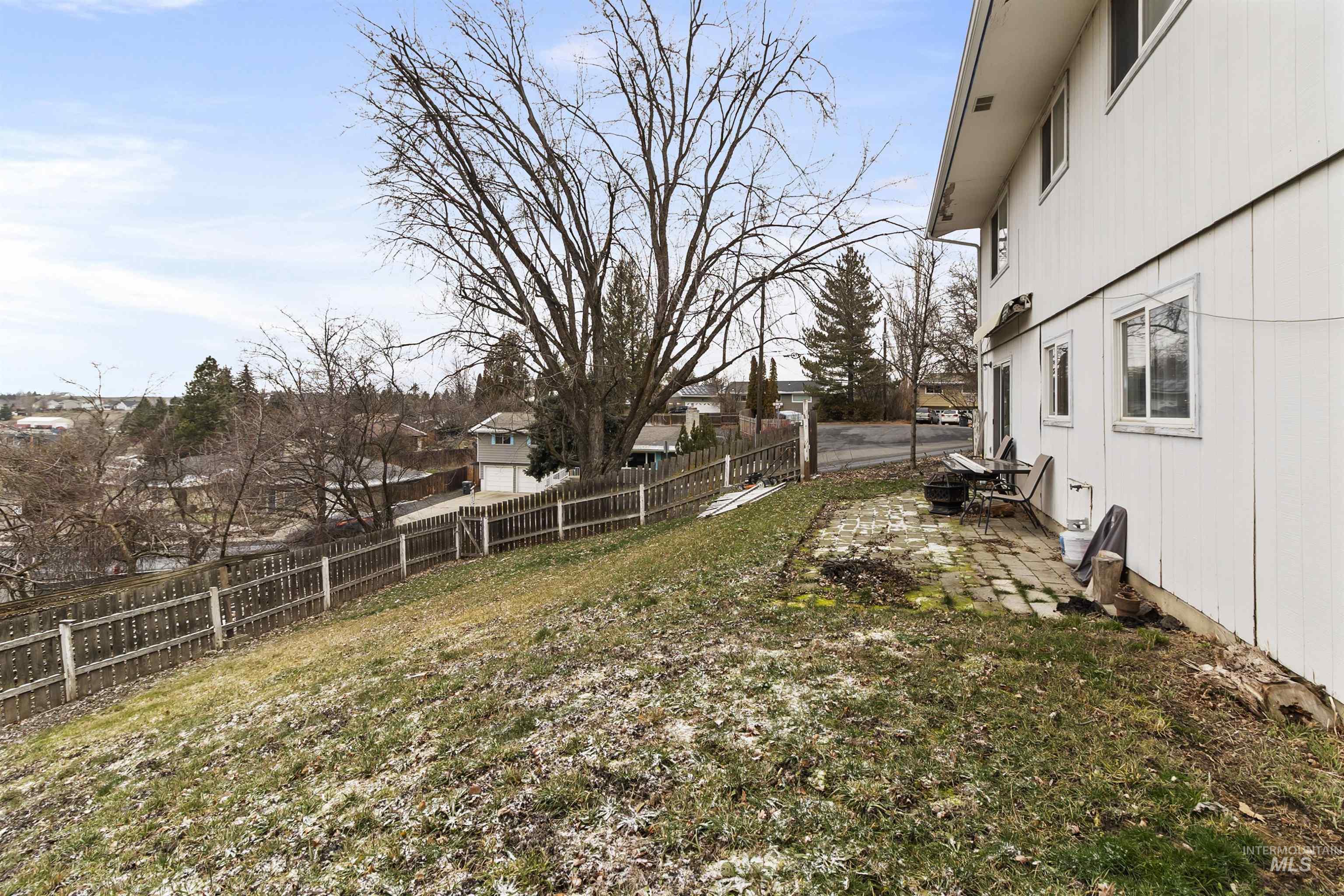 649/651 N Hayes Street, Moscow, Idaho 83843, 3 Bedrooms, 1 Bathroom, Residential Income For Sale, Price $418,900,MLS 98972548