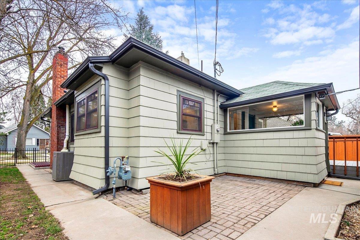 2510 W Heron St., Boise, Idaho 83702, 3 Bedrooms, 2 Bathrooms, Residential For Sale, Price $698,000,MLS 98972550