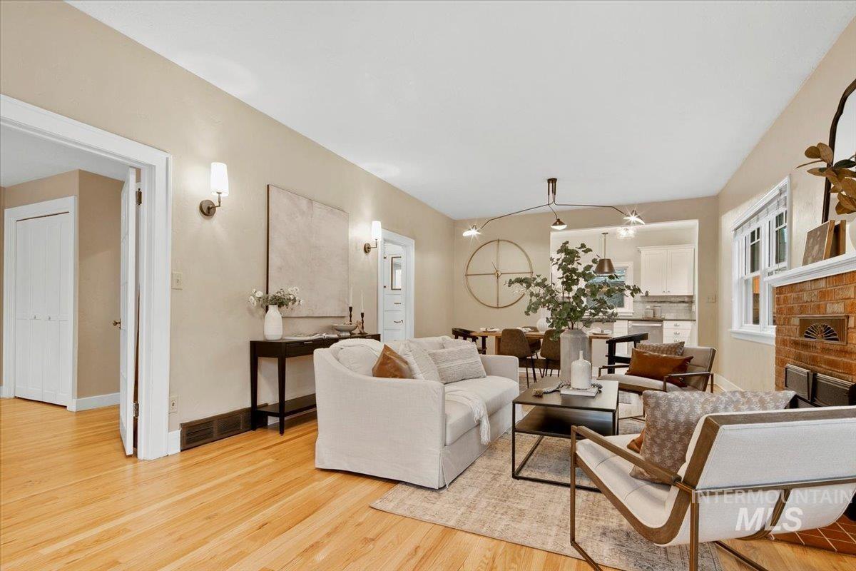 2510 W Heron St., Boise, Idaho 83702, 3 Bedrooms, 2 Bathrooms, Residential For Sale, Price $698,000,MLS 98972550