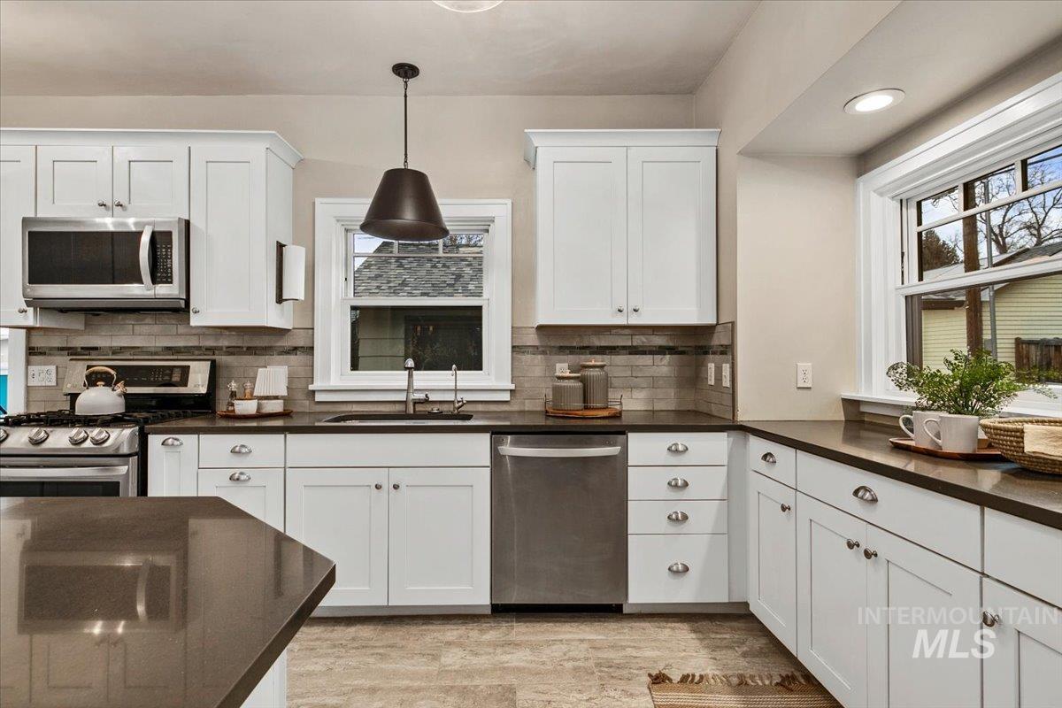 2510 W Heron St., Boise, Idaho 83702, 3 Bedrooms, 2 Bathrooms, Residential For Sale, Price $698,000,MLS 98972550