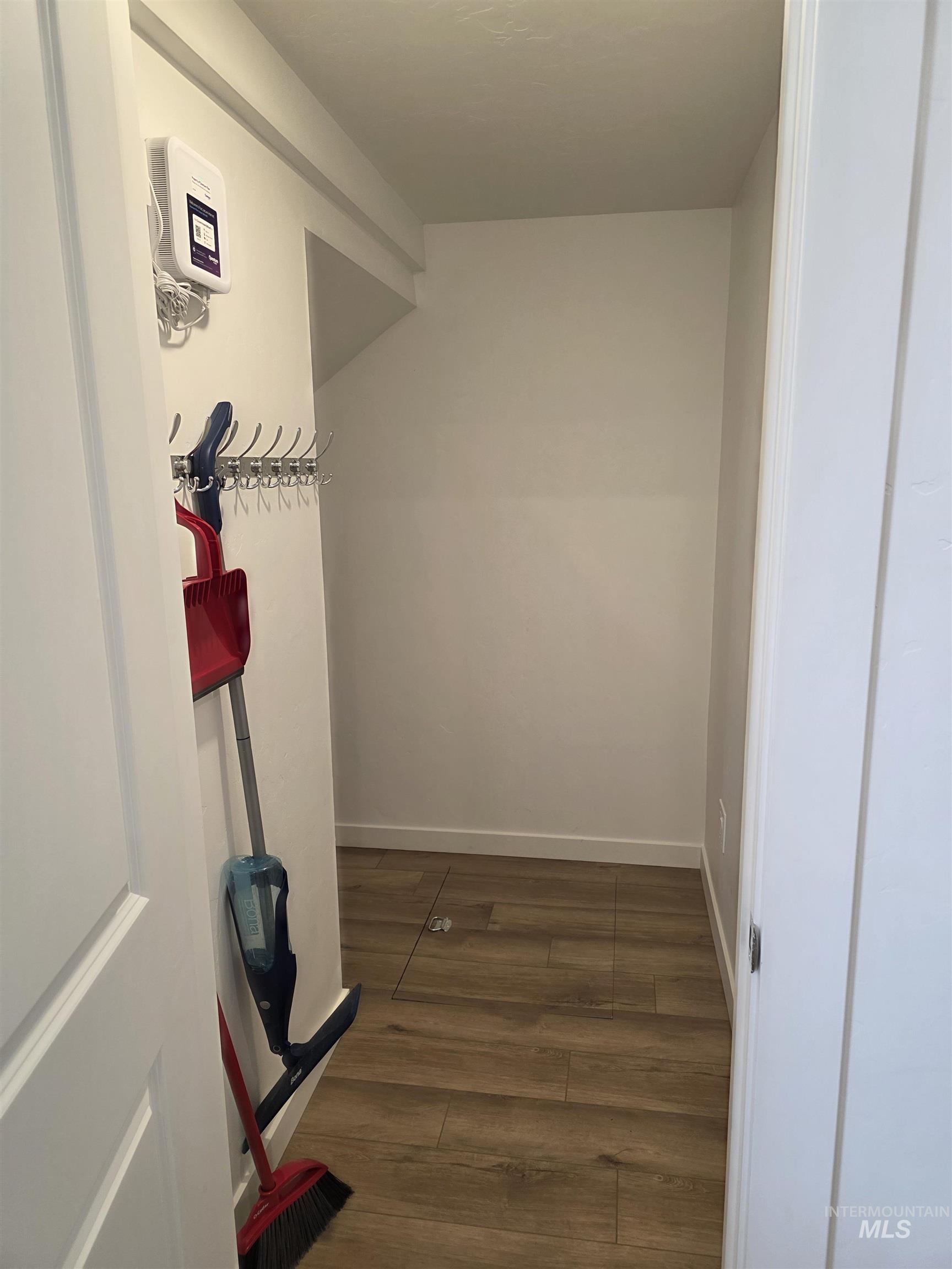 168 N Stratus Way, Eagle, Idaho 83616-1128, 4 Bedrooms, 2.5 Bathrooms, Residential For Sale, Price $426,900,MLS 98972552