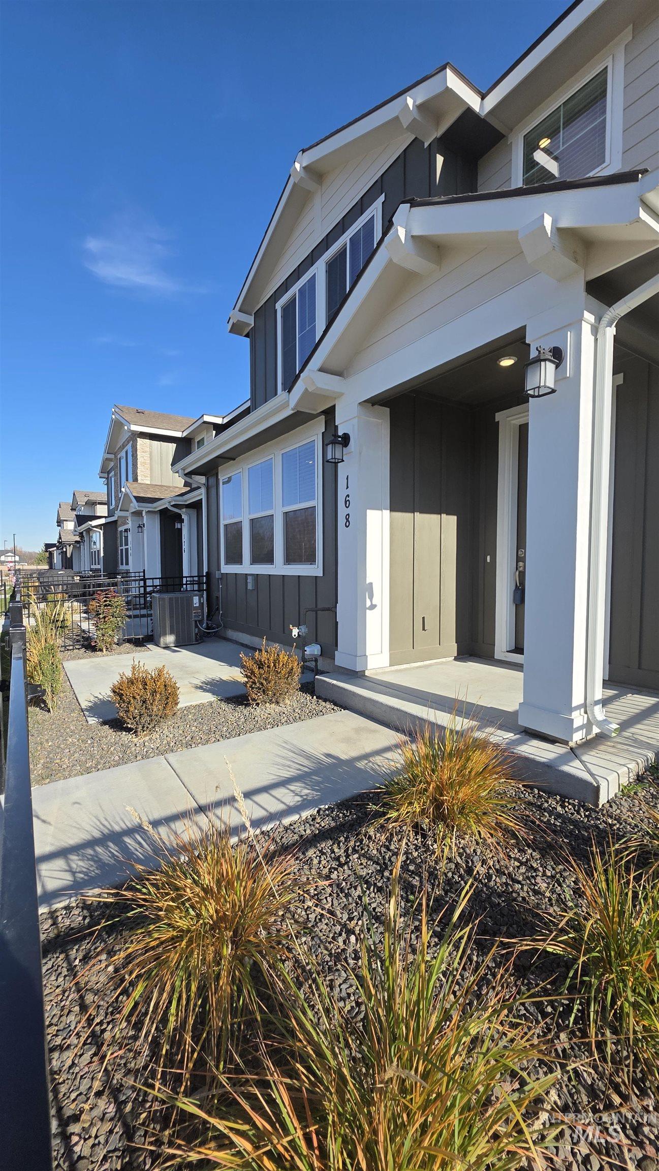 168 N Stratus Way, Eagle, Idaho 83616-1128, 4 Bedrooms, 2.5 Bathrooms, Residential For Sale, Price $426,900,MLS 98972552