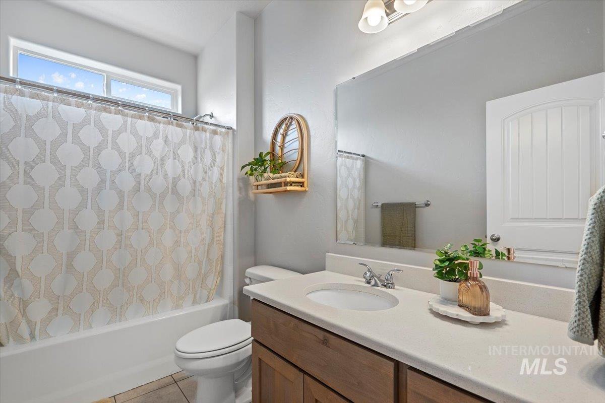 20689 N Glenisla Avenue, Eagle, Idaho 83714, 3 Bedrooms, 2 Bathrooms, Residential For Sale, Price $515,000,MLS 98972554