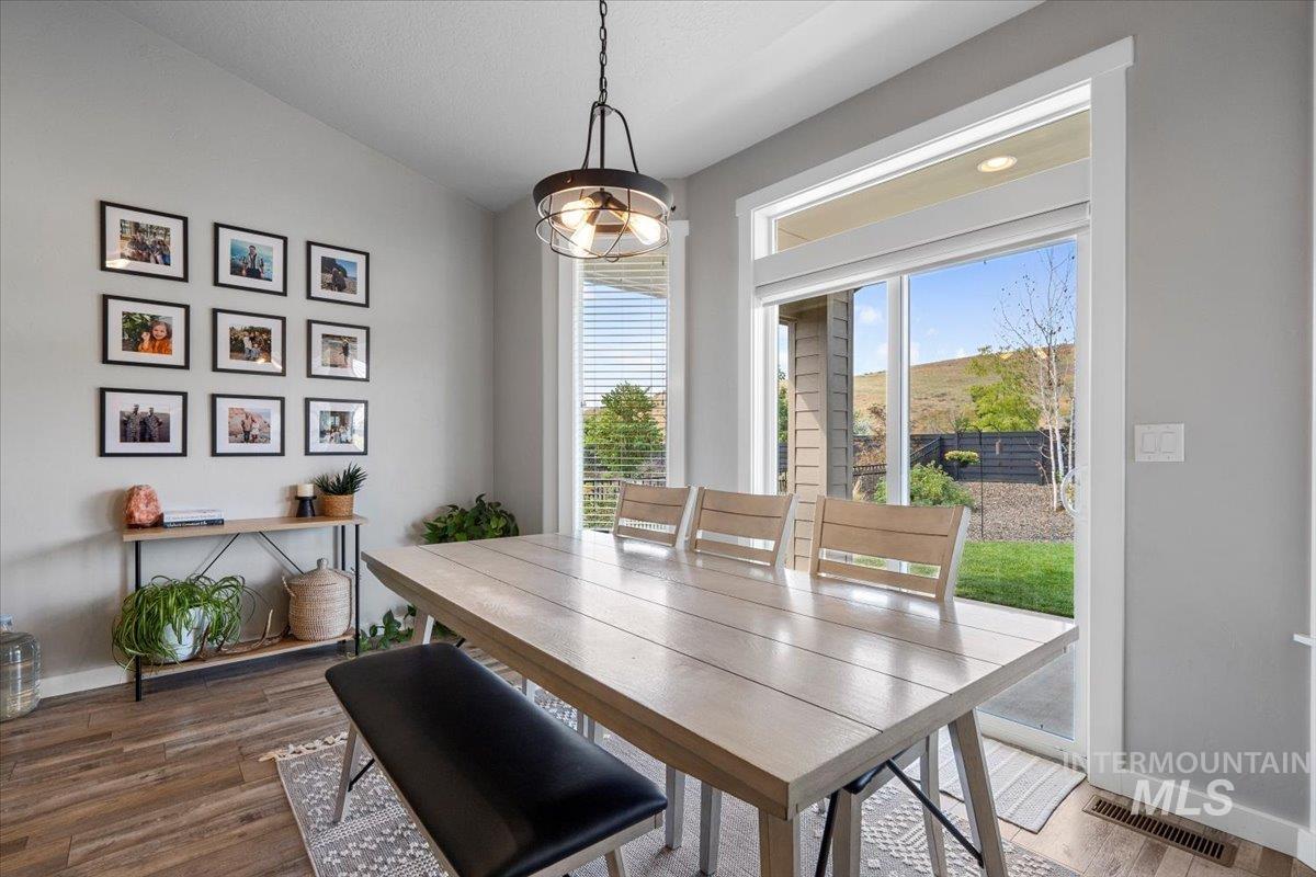 20689 N Glenisla Avenue, Boise, Idaho 83714, 3 Bedrooms, 2 Bathrooms, Residential For Sale, Price $515,000,MLS 98972554