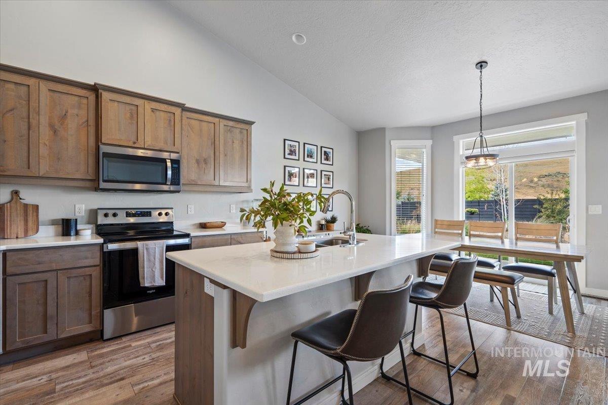 20689 N Glenisla Avenue, Boise, Idaho 83714, 3 Bedrooms, 2 Bathrooms, Residential For Sale, Price $515,000,MLS 98972554