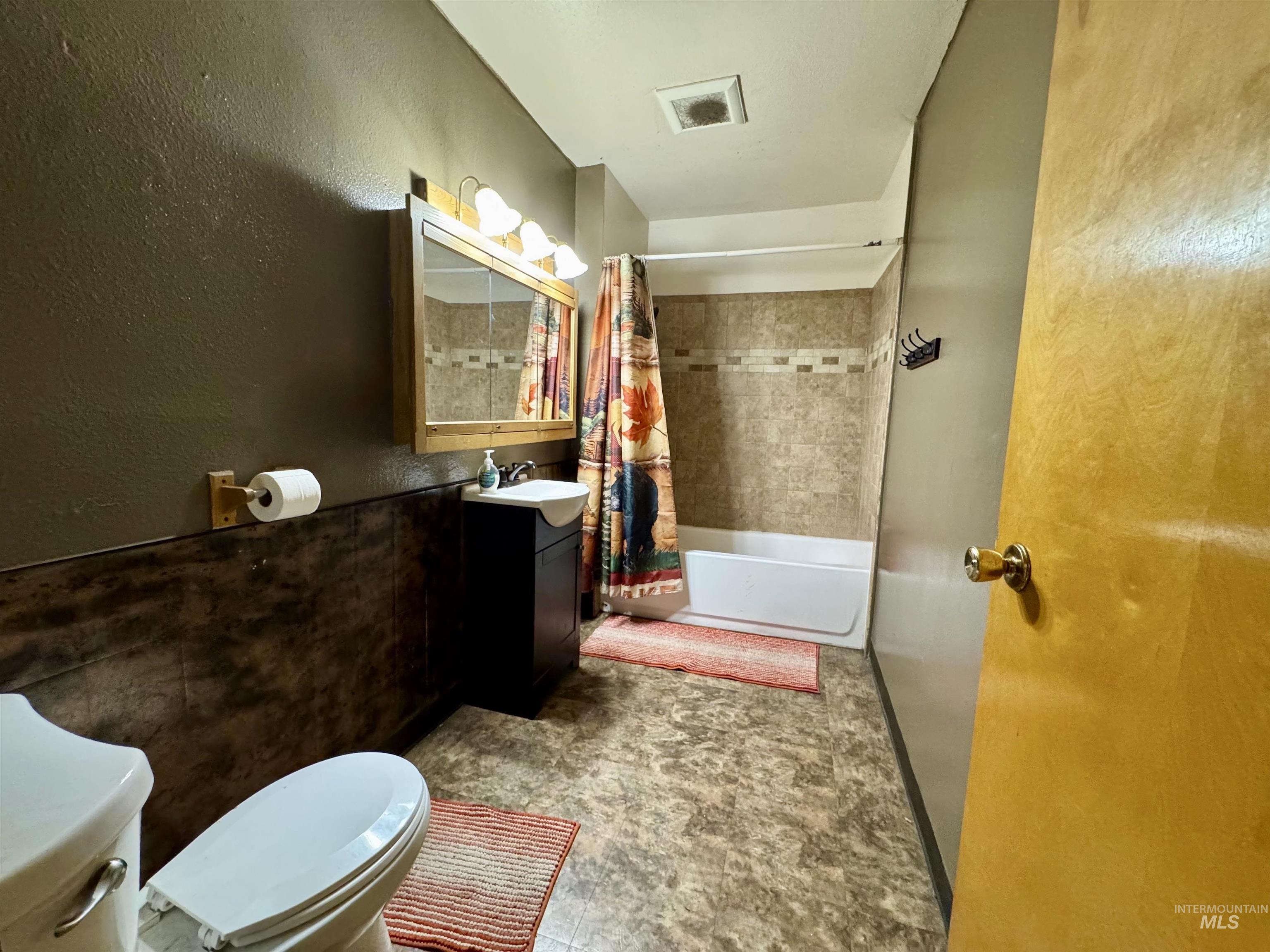 418 Byran Dr, Kamiah, Idaho 83536, 5 Bedrooms, 2.5 Bathrooms, Residential For Sale, Price $279,900,MLS 98972555