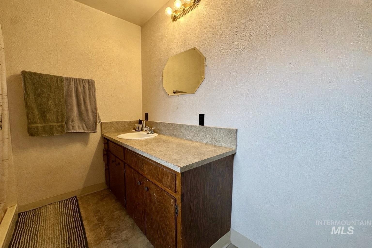 418 Byran Dr, Kamiah, Idaho 83536, 5 Bedrooms, 2.5 Bathrooms, Residential For Sale, Price $279,900,MLS 98972555