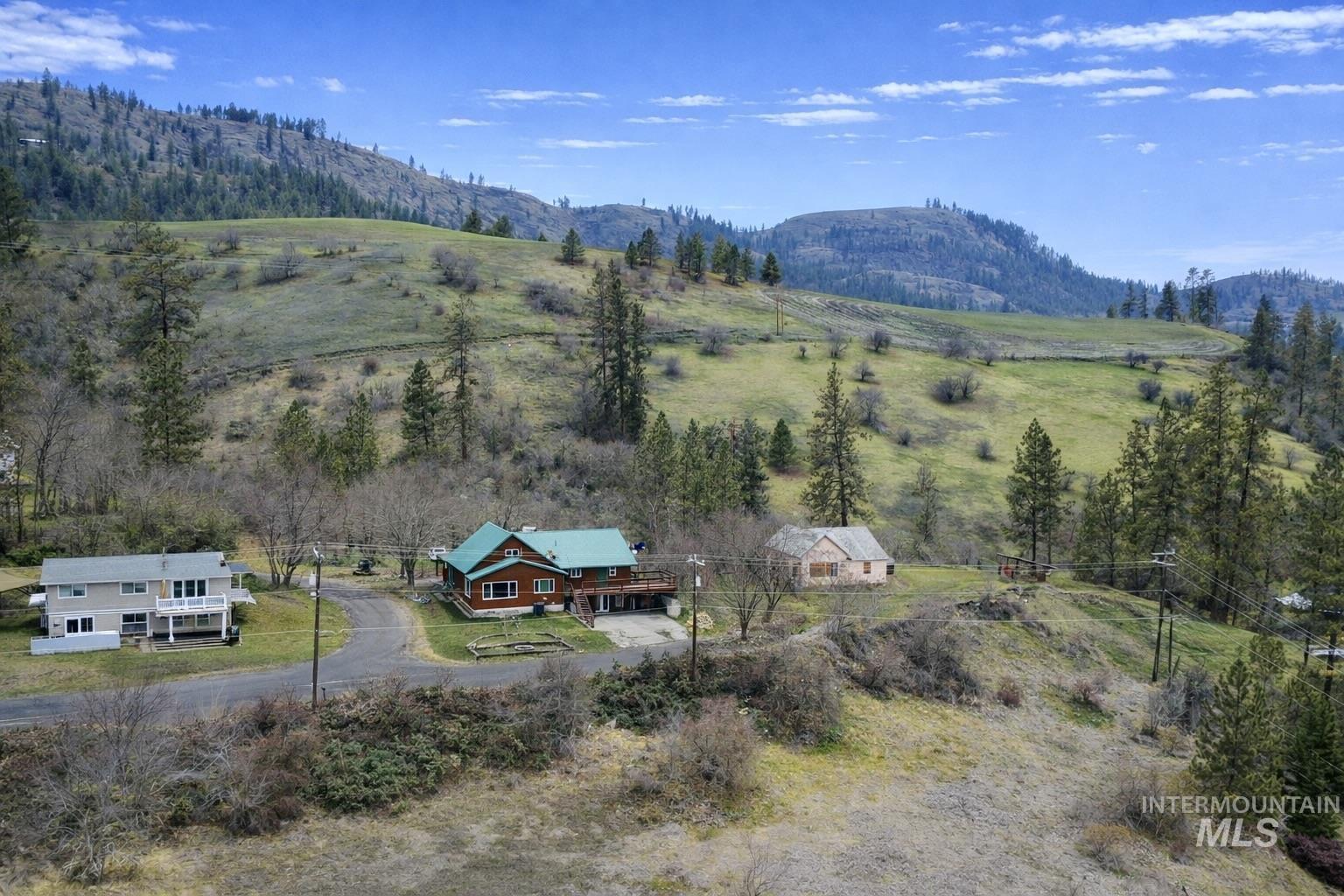 418 Byran Dr, Kamiah, Idaho 83536, 5 Bedrooms, 2.5 Bathrooms, Residential For Sale, Price $279,900,MLS 98972555