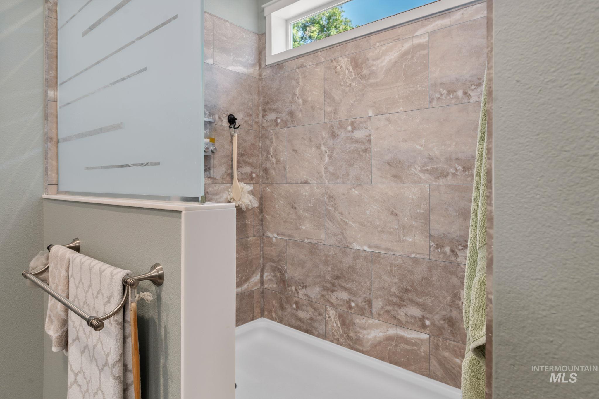 837 Burrell Ave, Lewiston, Idaho 83501, 3 Bedrooms, 2 Bathrooms, Residential For Sale, Price $438,000,MLS 98972558