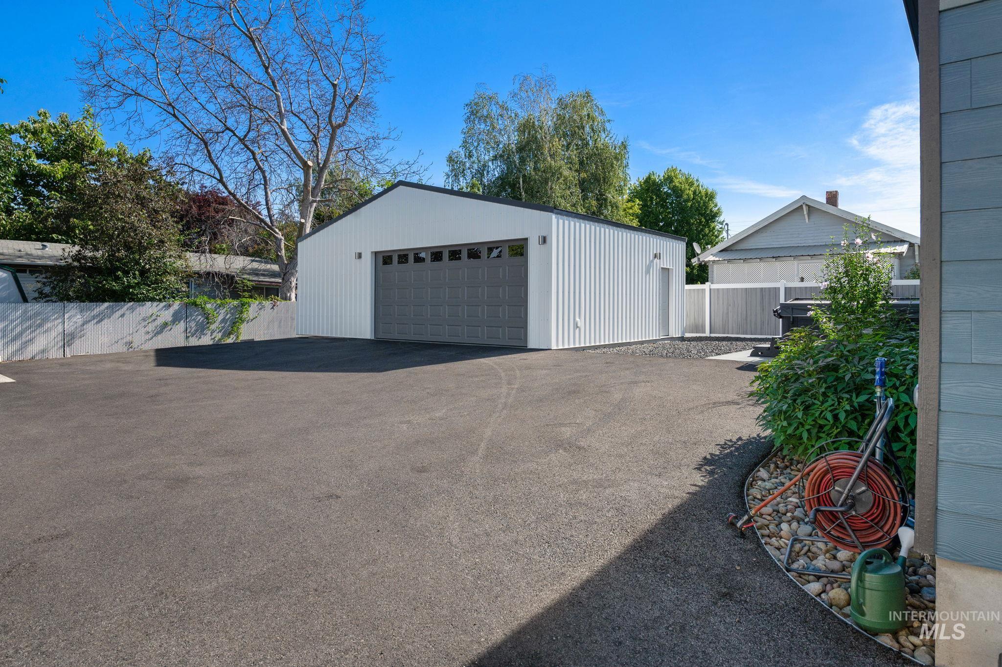 837 Burrell Ave, Lewiston, Idaho 83501, 3 Bedrooms, 2 Bathrooms, Residential For Sale, Price $438,000,MLS 98972558