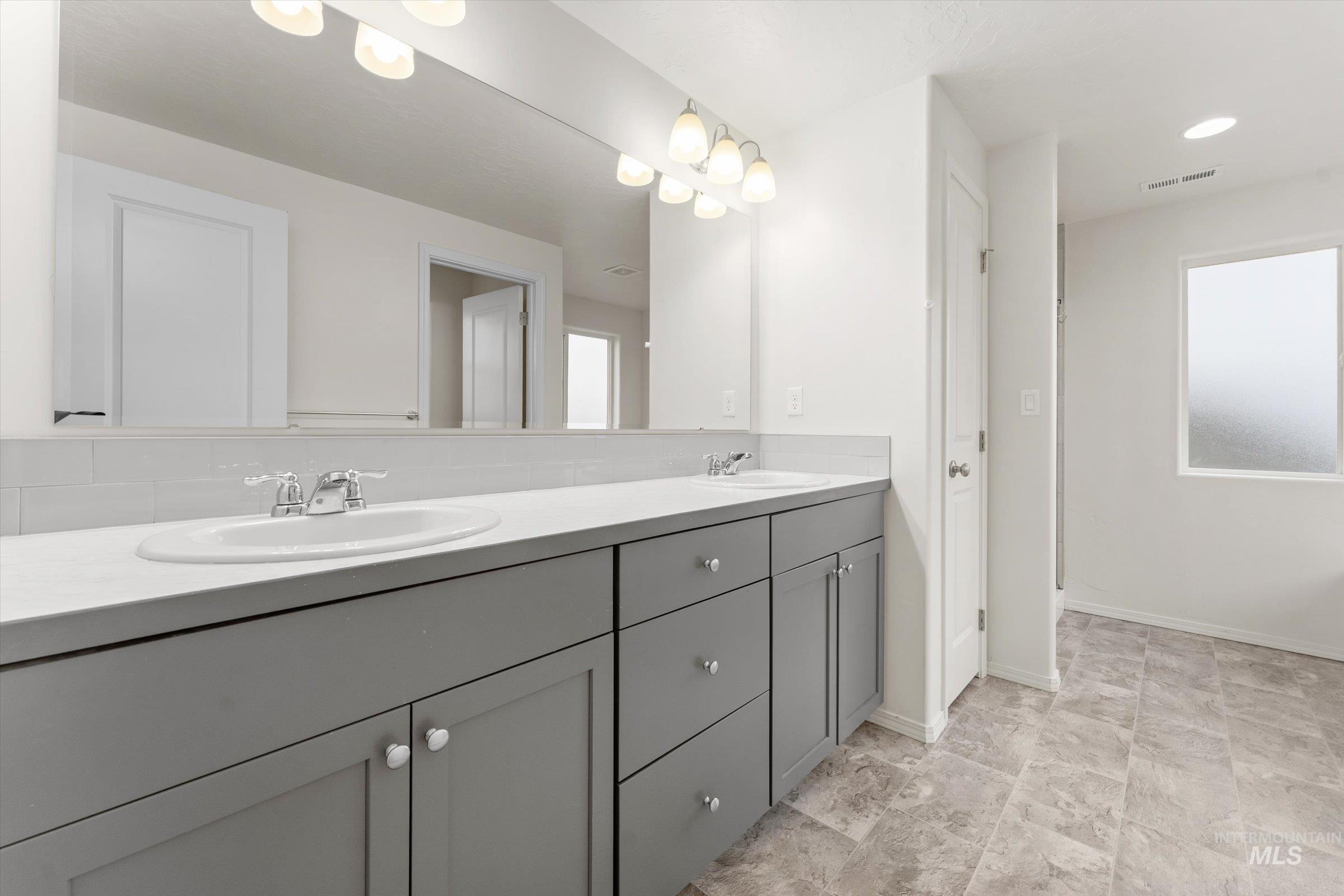 513 Stanley Lake St, Middleton, Idaho 83644, 3 Bedrooms, 2.5 Bathrooms, Residential For Sale, Price $429,900,MLS 98972559