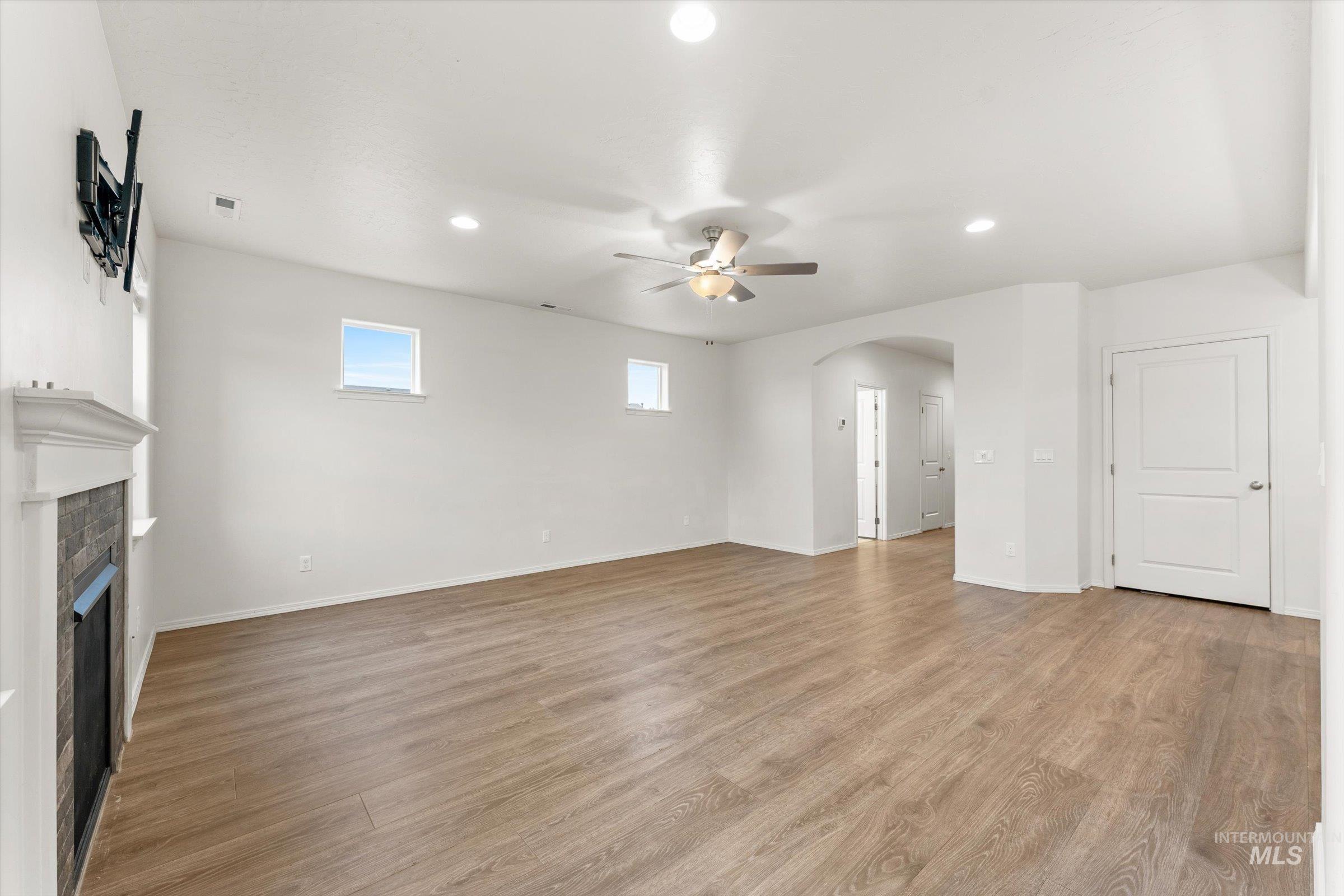 513 Stanley Lake St, Middleton, Idaho 83644, 3 Bedrooms, 2.5 Bathrooms, Residential For Sale, Price $429,900,MLS 98972559