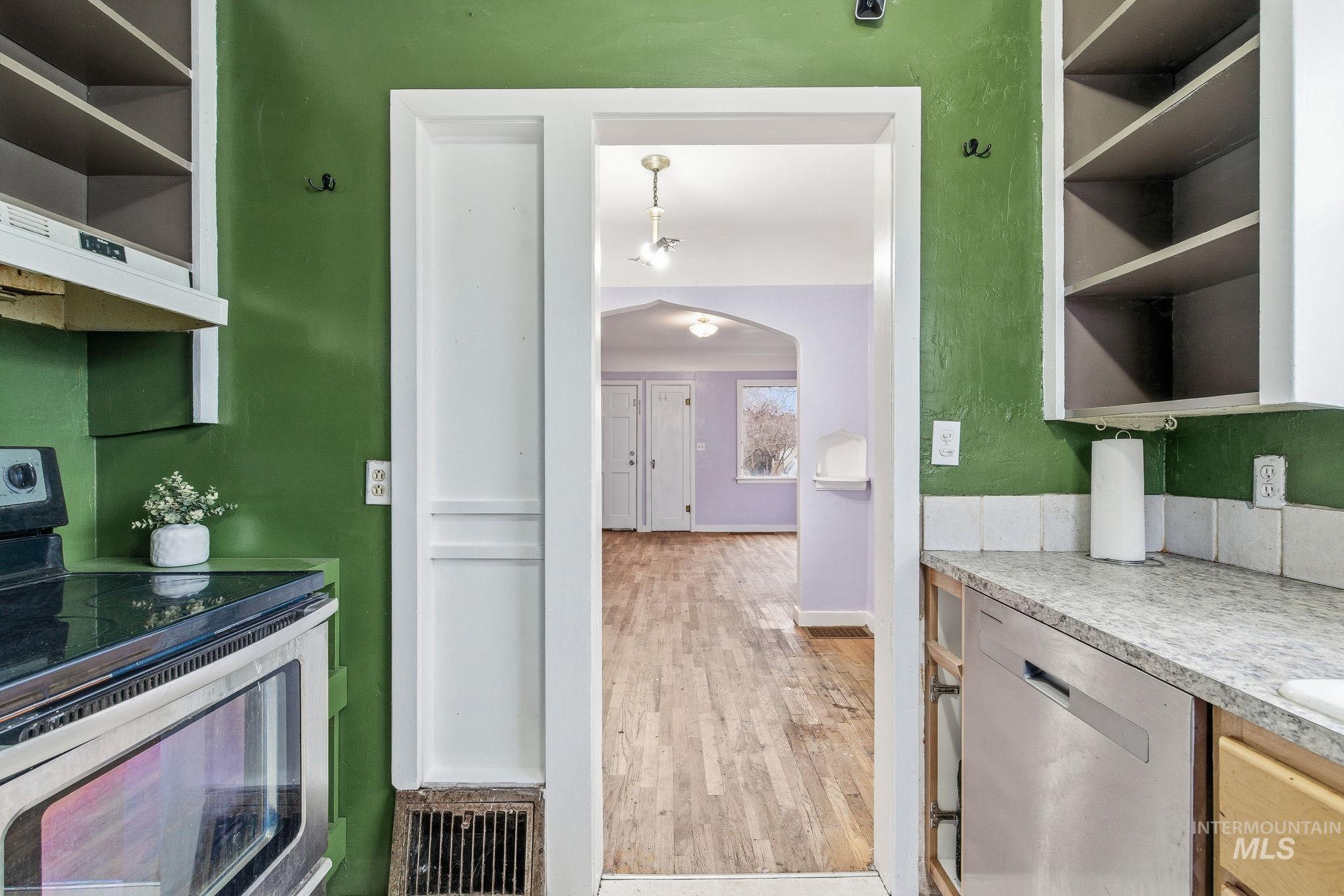 712 17th Ave S, Nampa, Idaho 83651, 2 Bedrooms, 1 Bathroom, Residential For Sale, Price $305,000,MLS 98972560