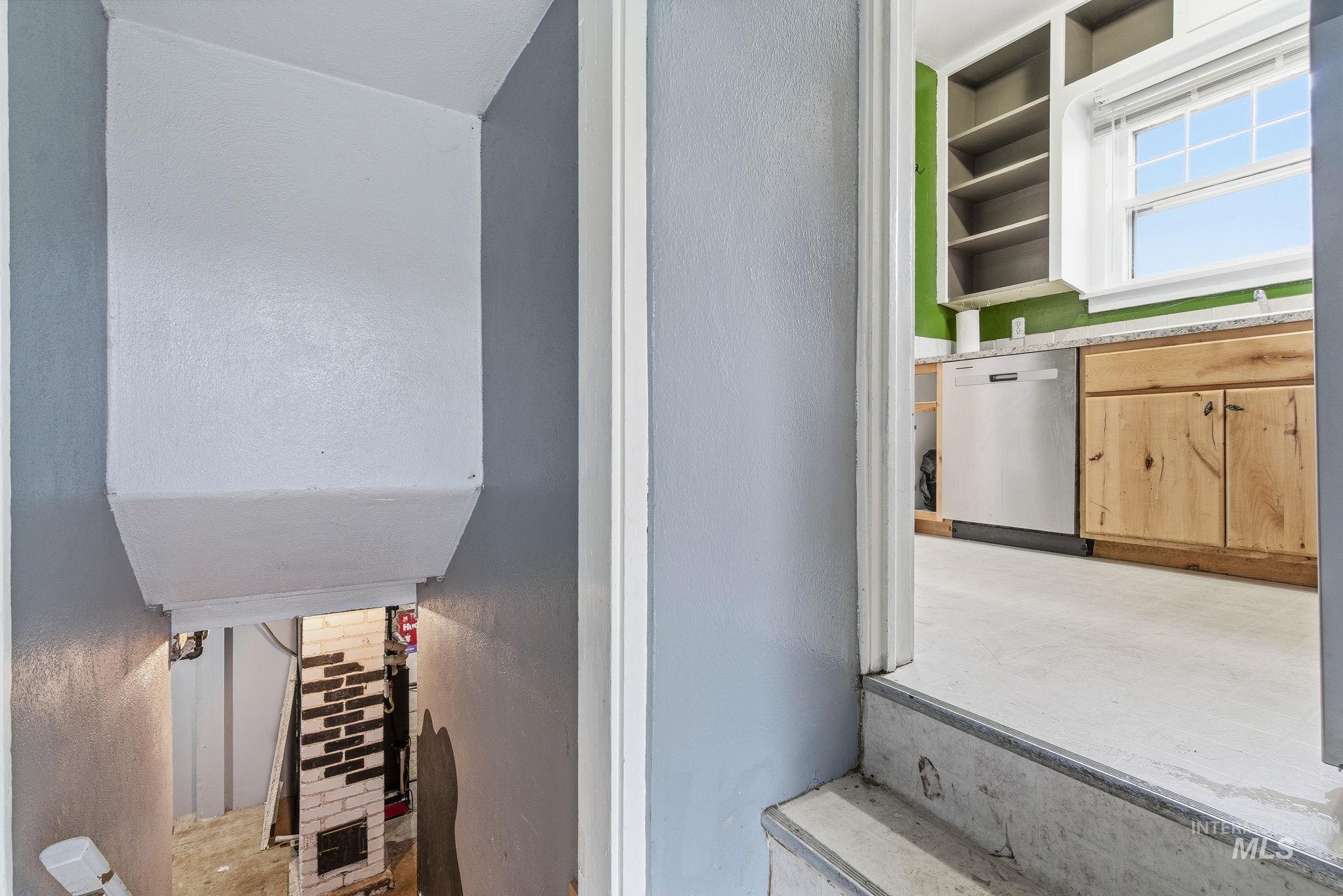 712 17th Ave S, Nampa, Idaho 83651, 2 Bedrooms, 1 Bathroom, Residential For Sale, Price $305,000,MLS 98972560