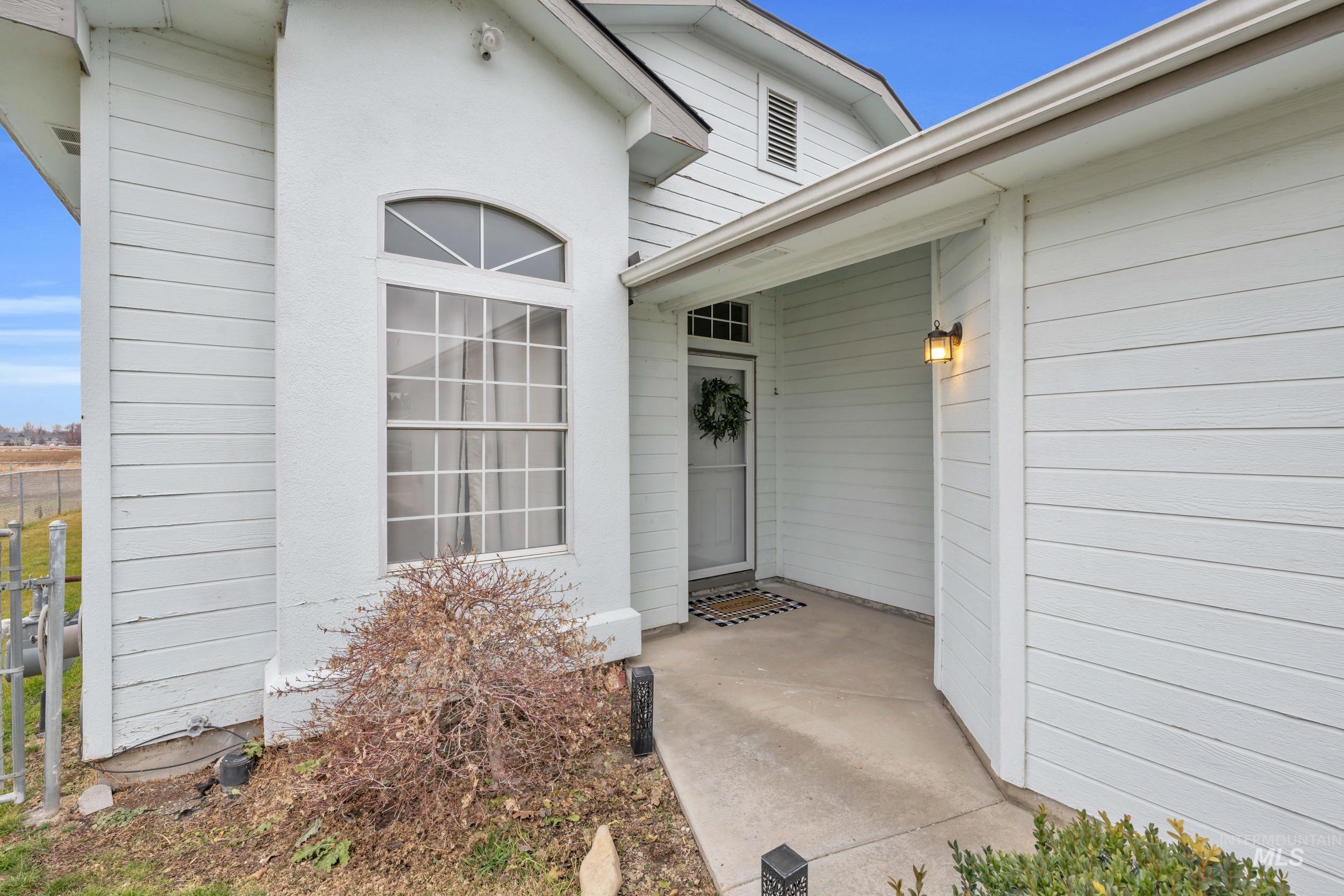 352 S Valley Drive, Nampa, Idaho 83686, 2 Bedrooms, 2 Bathrooms, Residential For Sale, Price $319,900,MLS 98972566