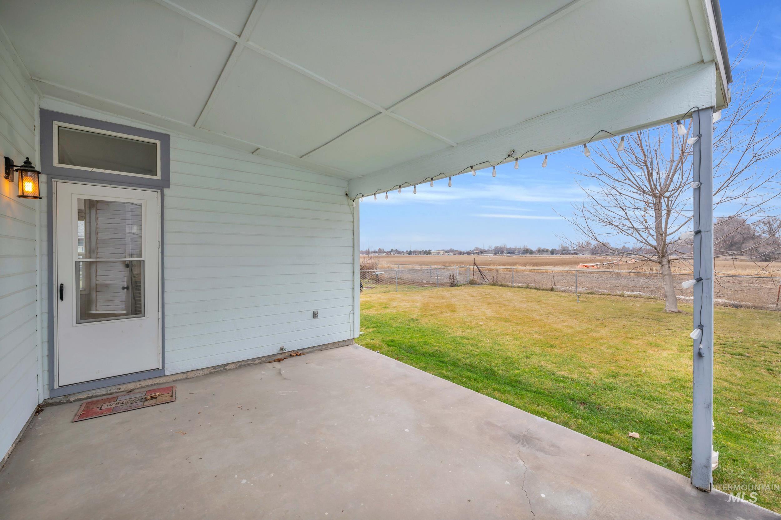 352 S Valley Drive, Nampa, Idaho 83686, 2 Bedrooms, 2 Bathrooms, Residential For Sale, Price $319,900,MLS 98972566