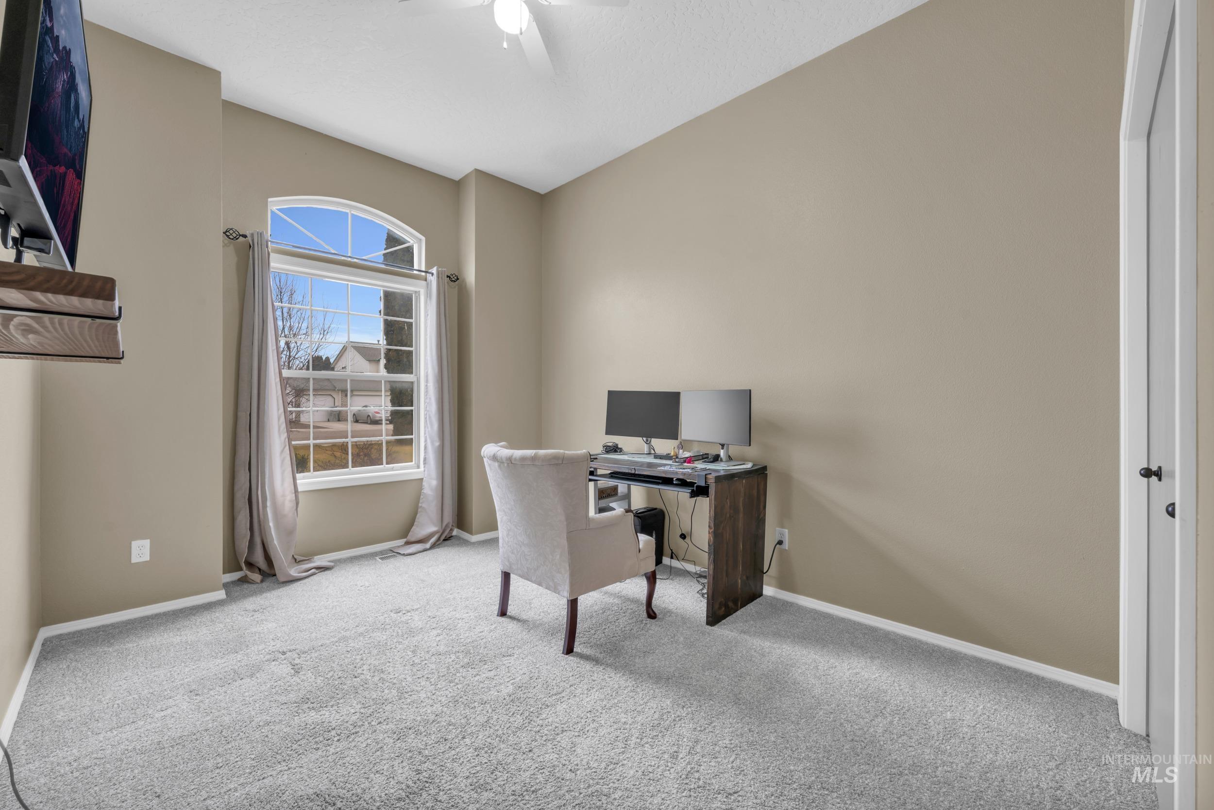 352 S Valley Drive, Nampa, Idaho 83686, 2 Bedrooms, 2 Bathrooms, Residential For Sale, Price $319,900,MLS 98972566