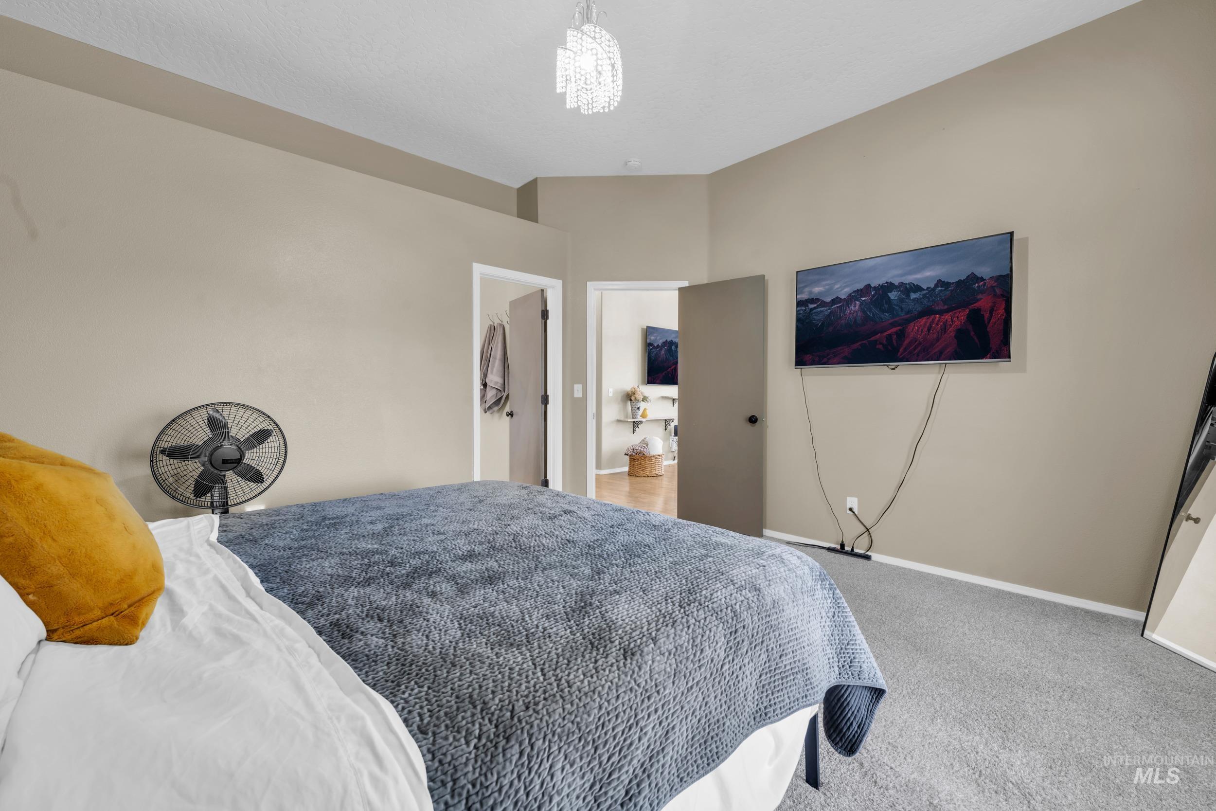 352 S Valley Drive, Nampa, Idaho 83686, 2 Bedrooms, 2 Bathrooms, Residential For Sale, Price $319,900,MLS 98972566